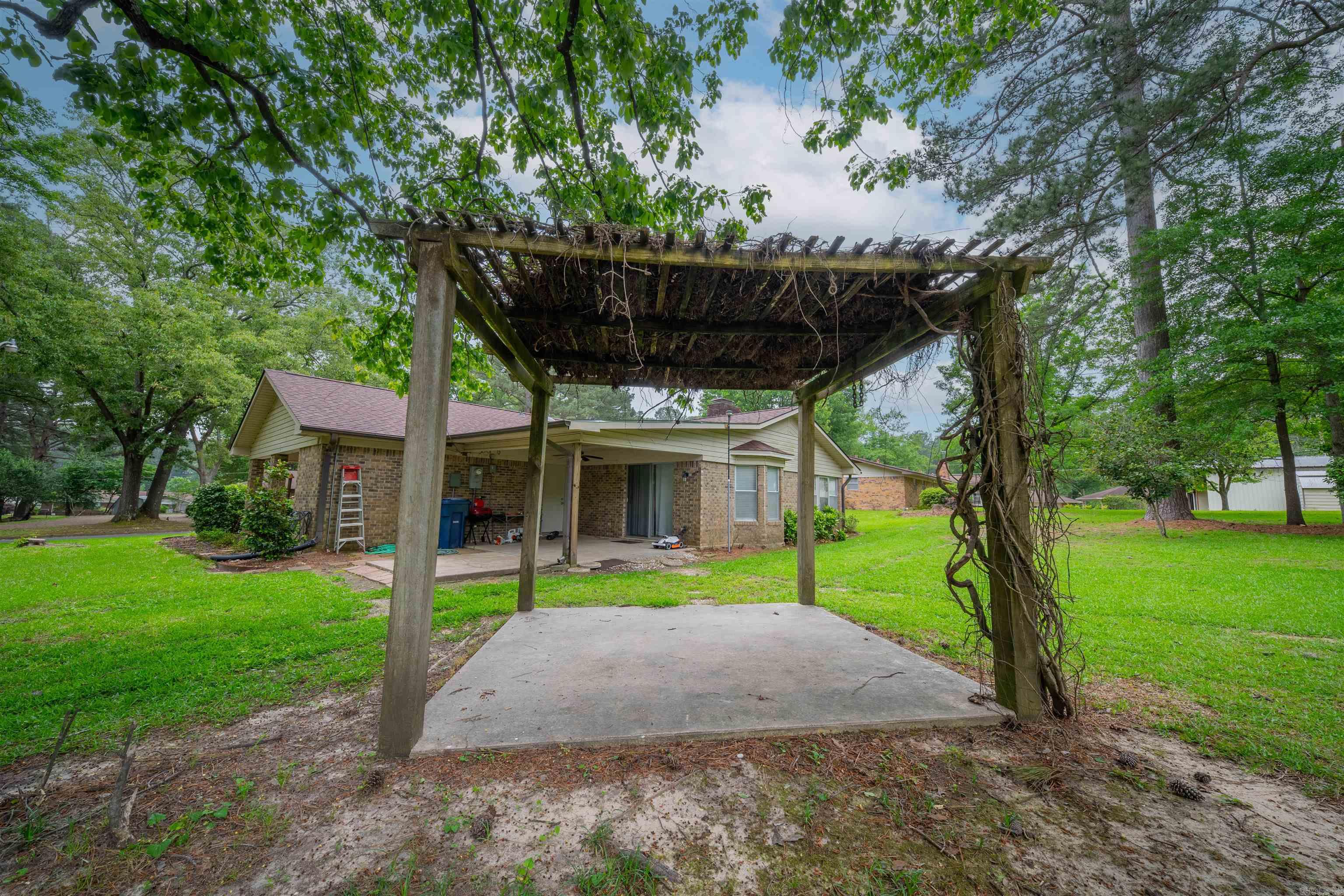 MIKE BERG LAKE - Residential