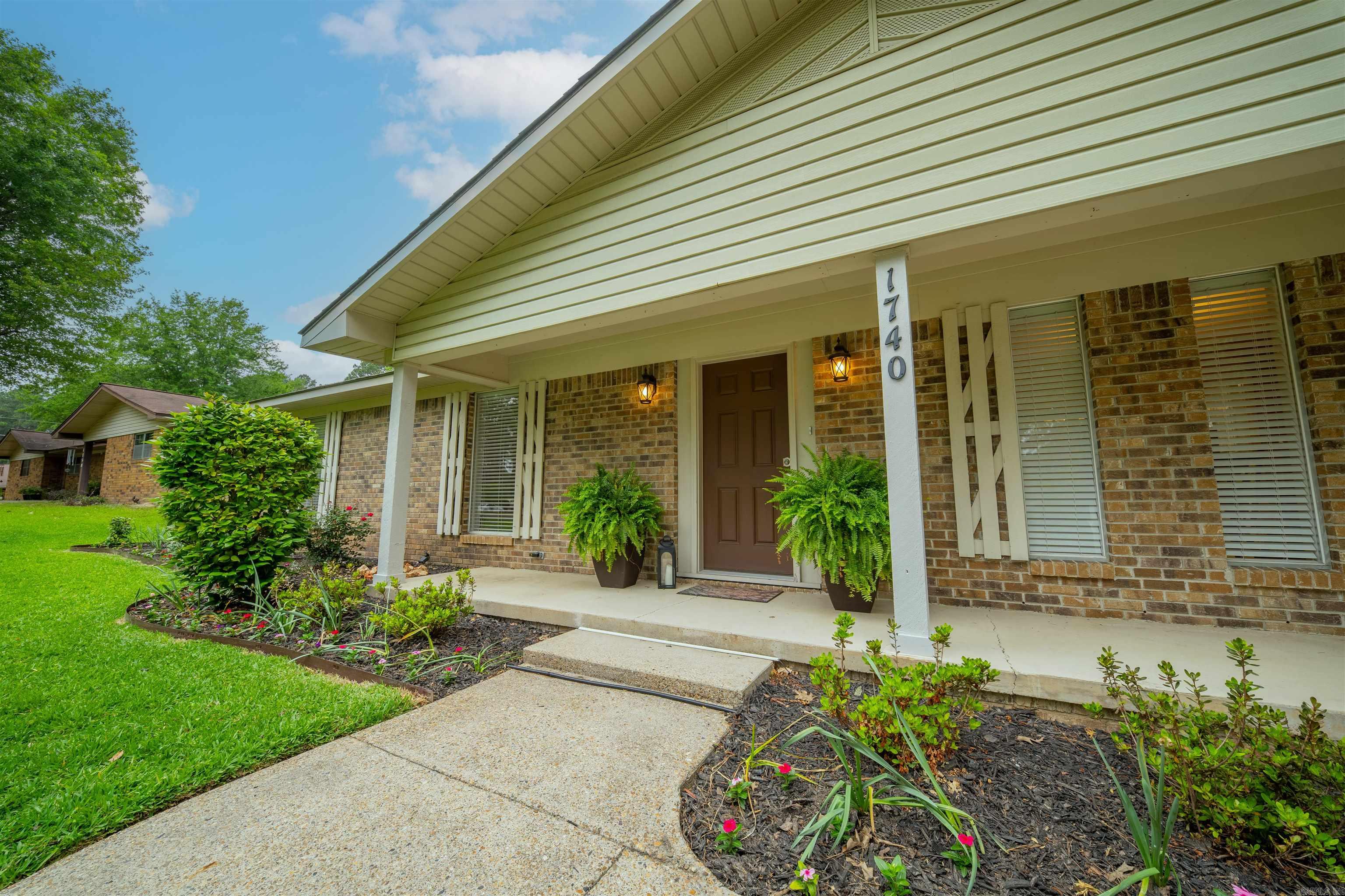MIKE BERG LAKE - Residential