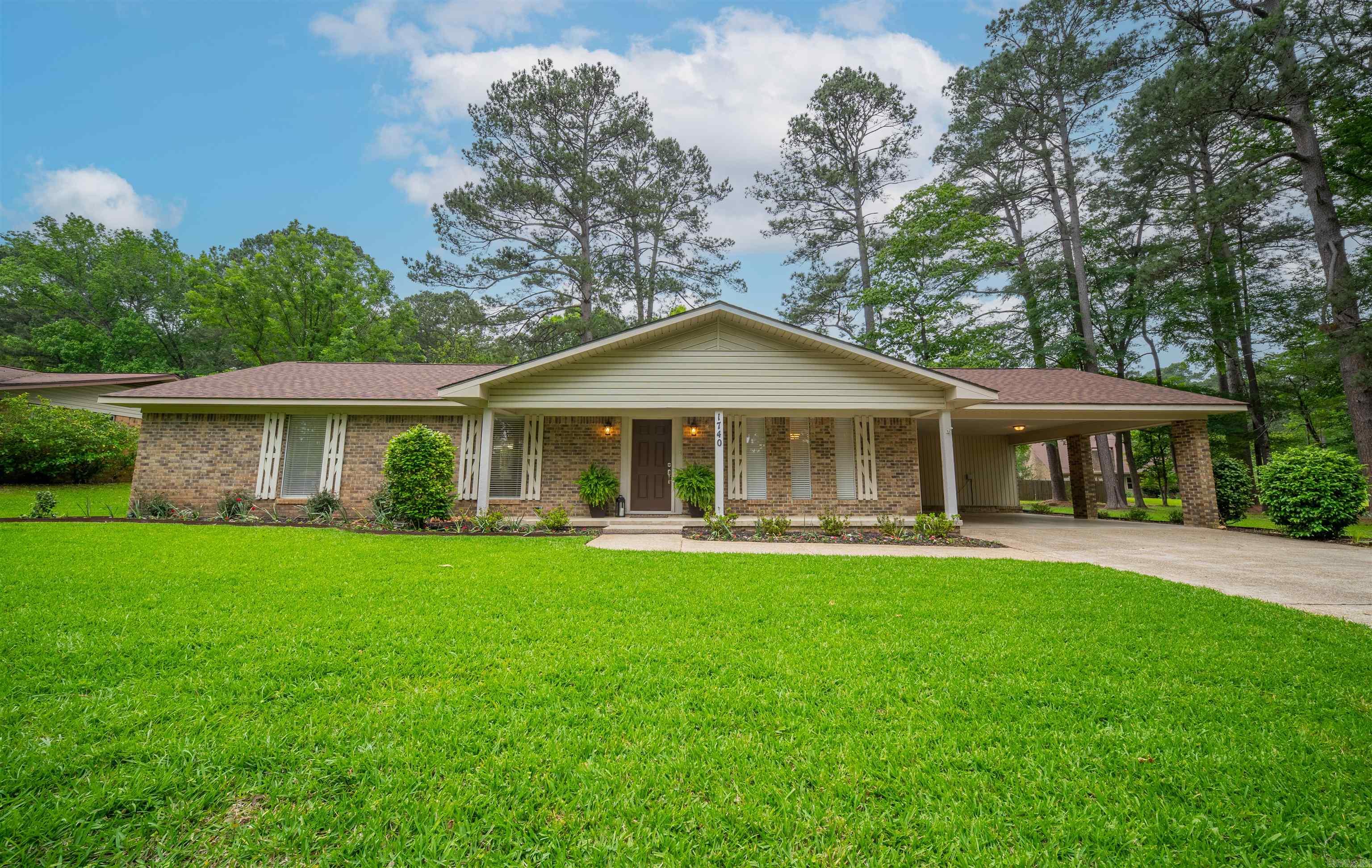 MIKE BERG LAKE - Residential