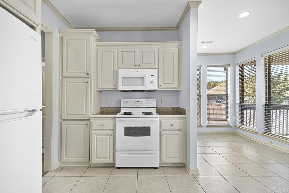 BASE MEADOWS ADDN - Residential