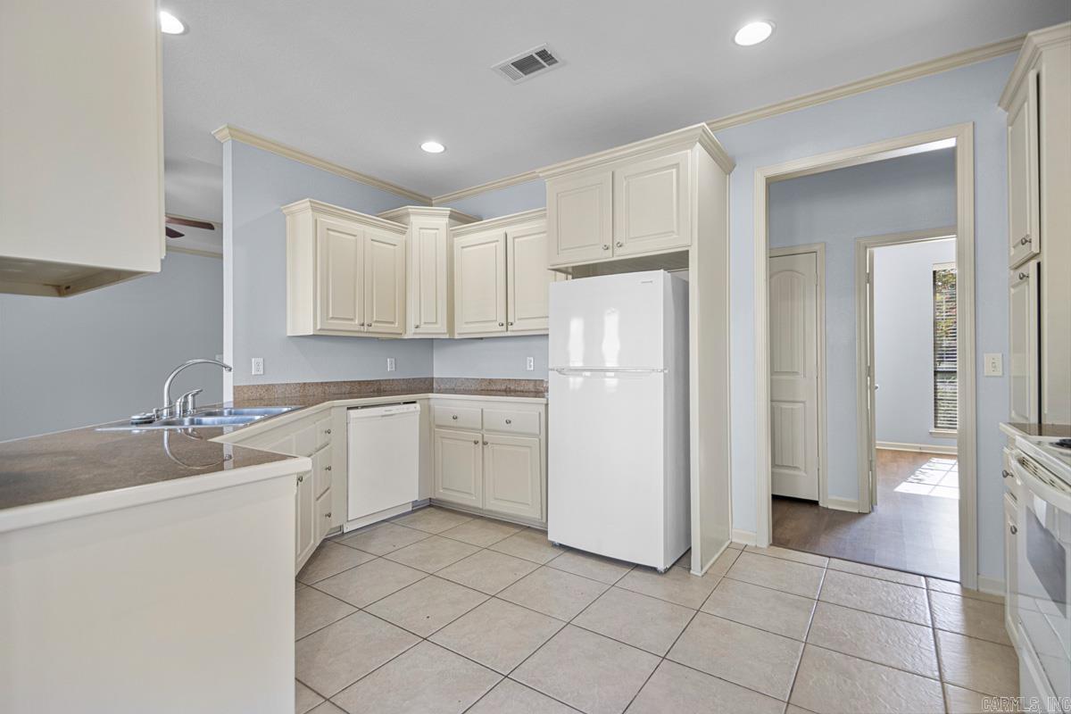 BASE MEADOWS ADDN - Residential