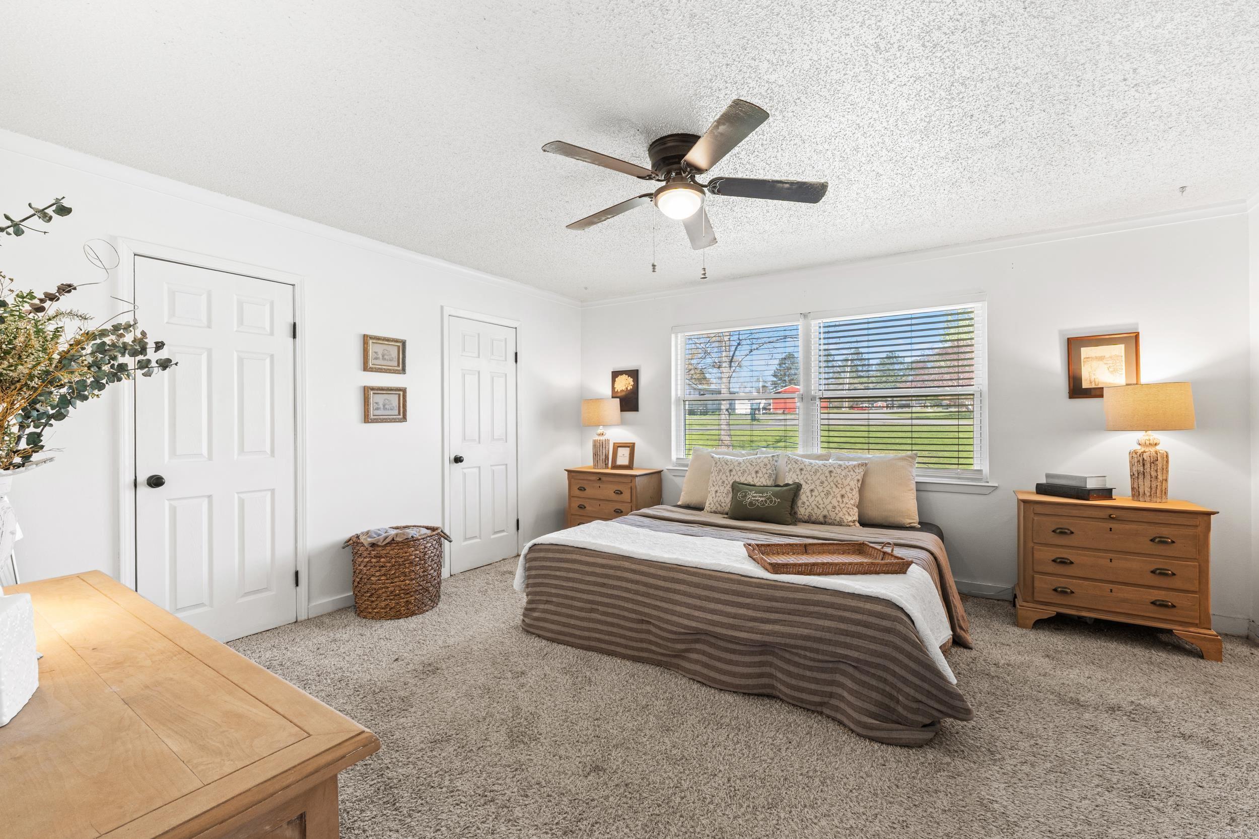 TRIPPLE OAK - Residential