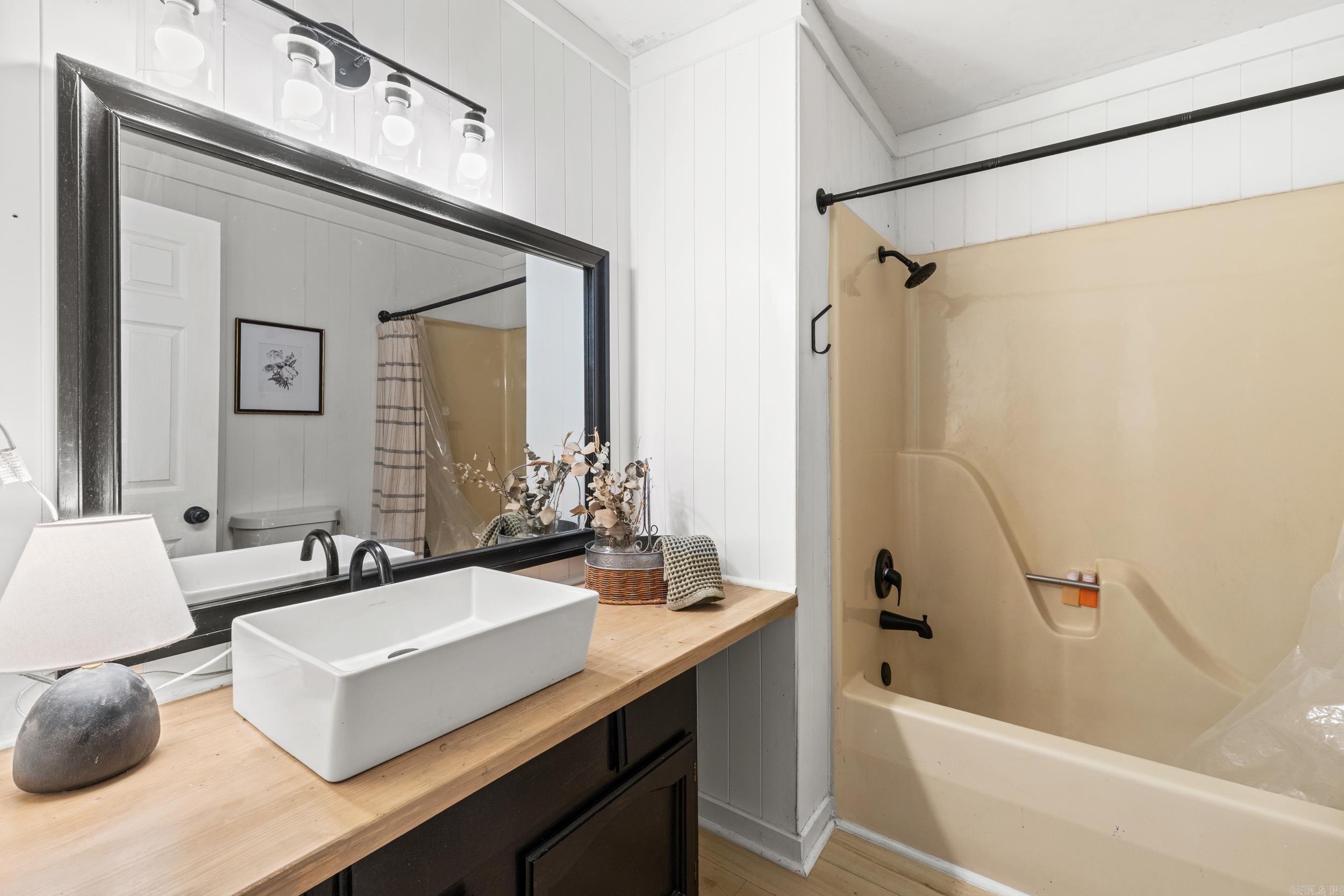 TRIPPLE OAK - Residential