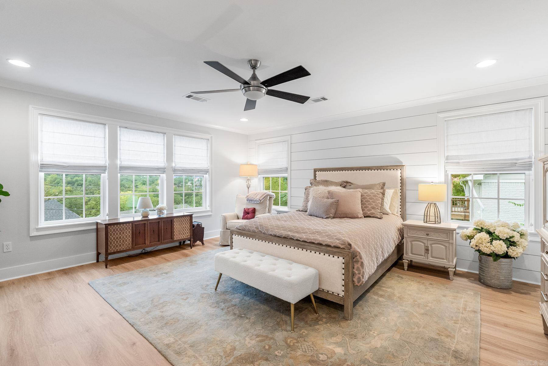 KINGWOOD PLACE - Residential