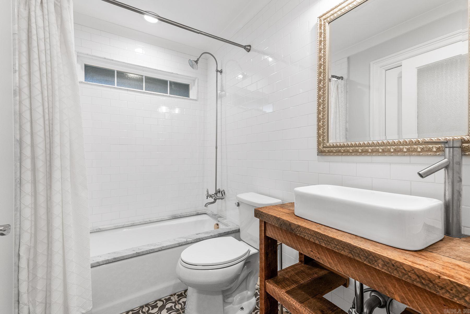 KINGWOOD PLACE - Residential