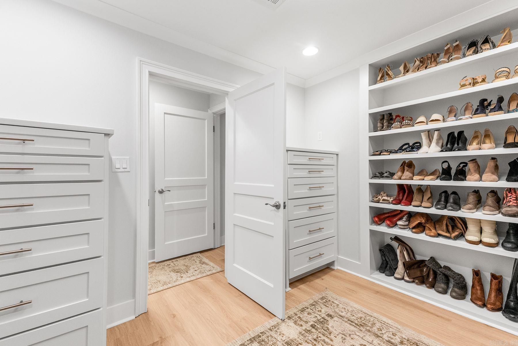 KINGWOOD PLACE - Residential