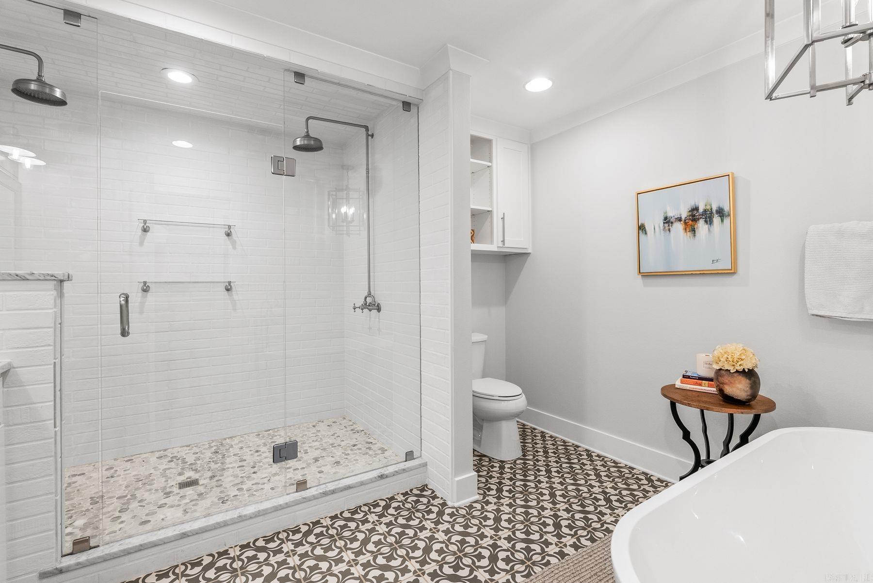 KINGWOOD PLACE - Residential