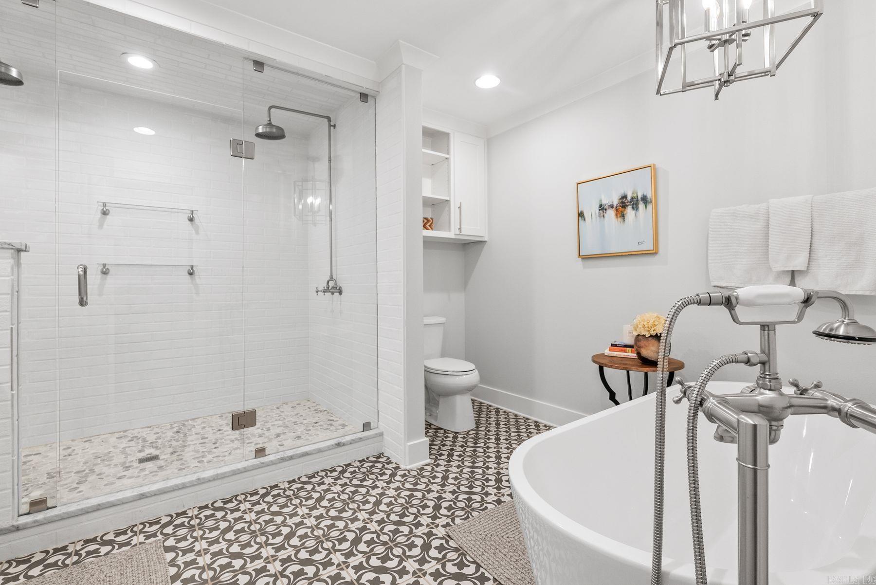 KINGWOOD PLACE - Residential