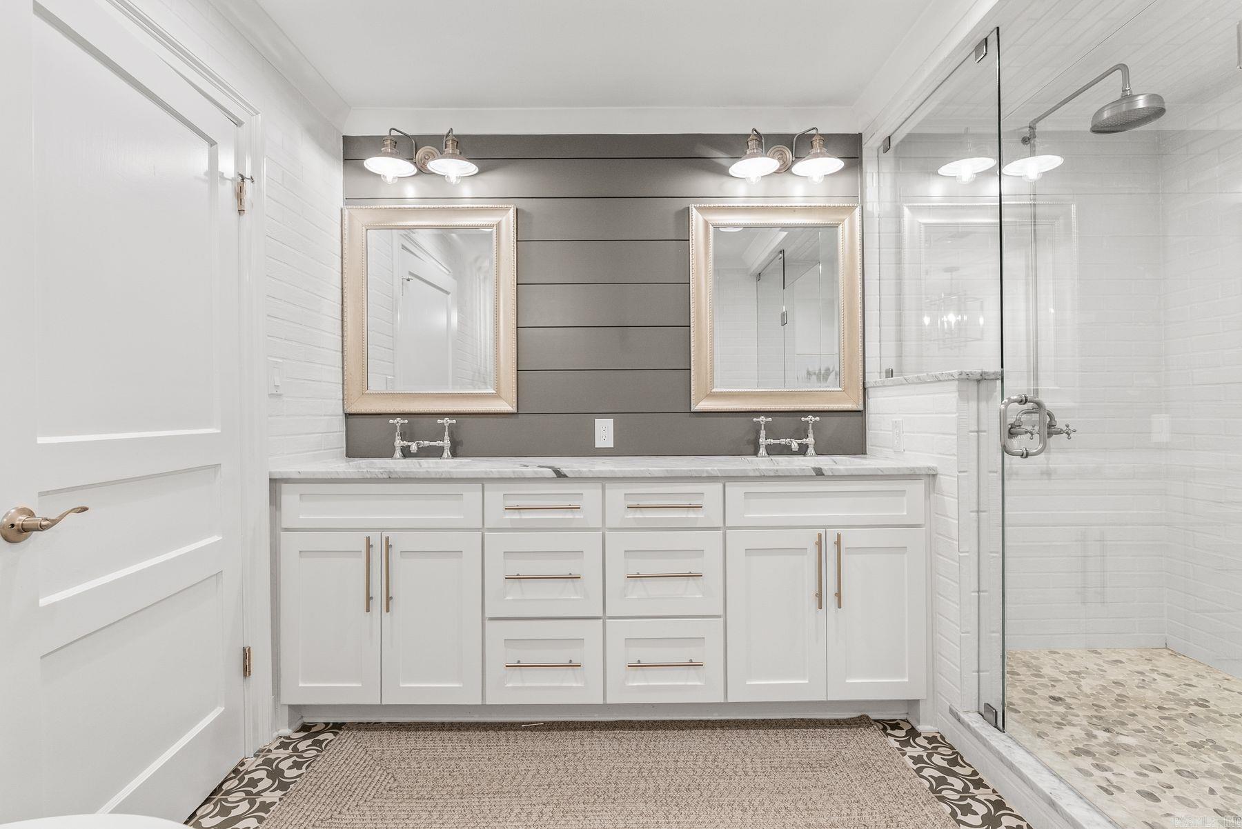KINGWOOD PLACE - Residential