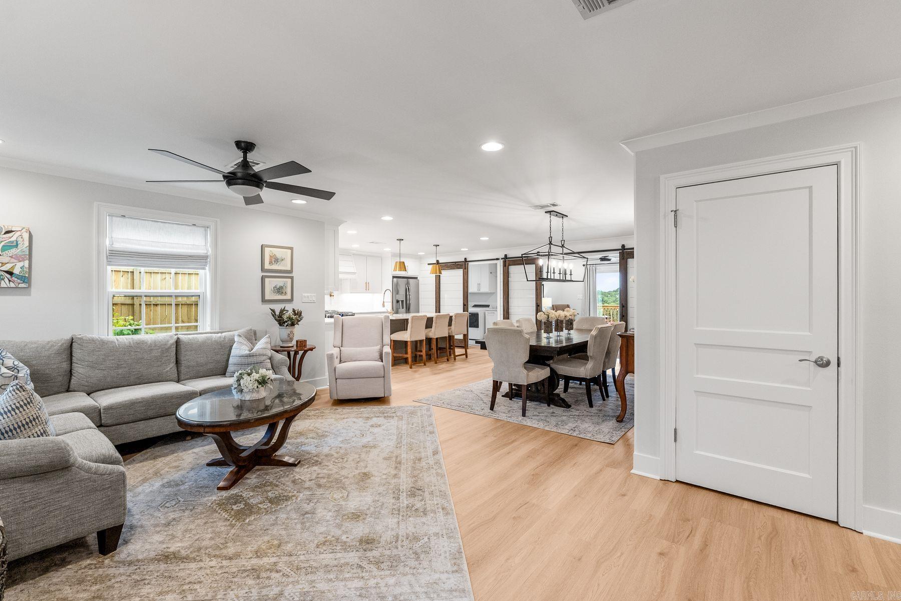 KINGWOOD PLACE - Residential