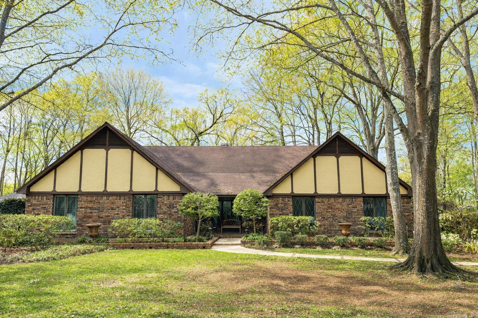 LAKEWOOD ESTATES - Residential