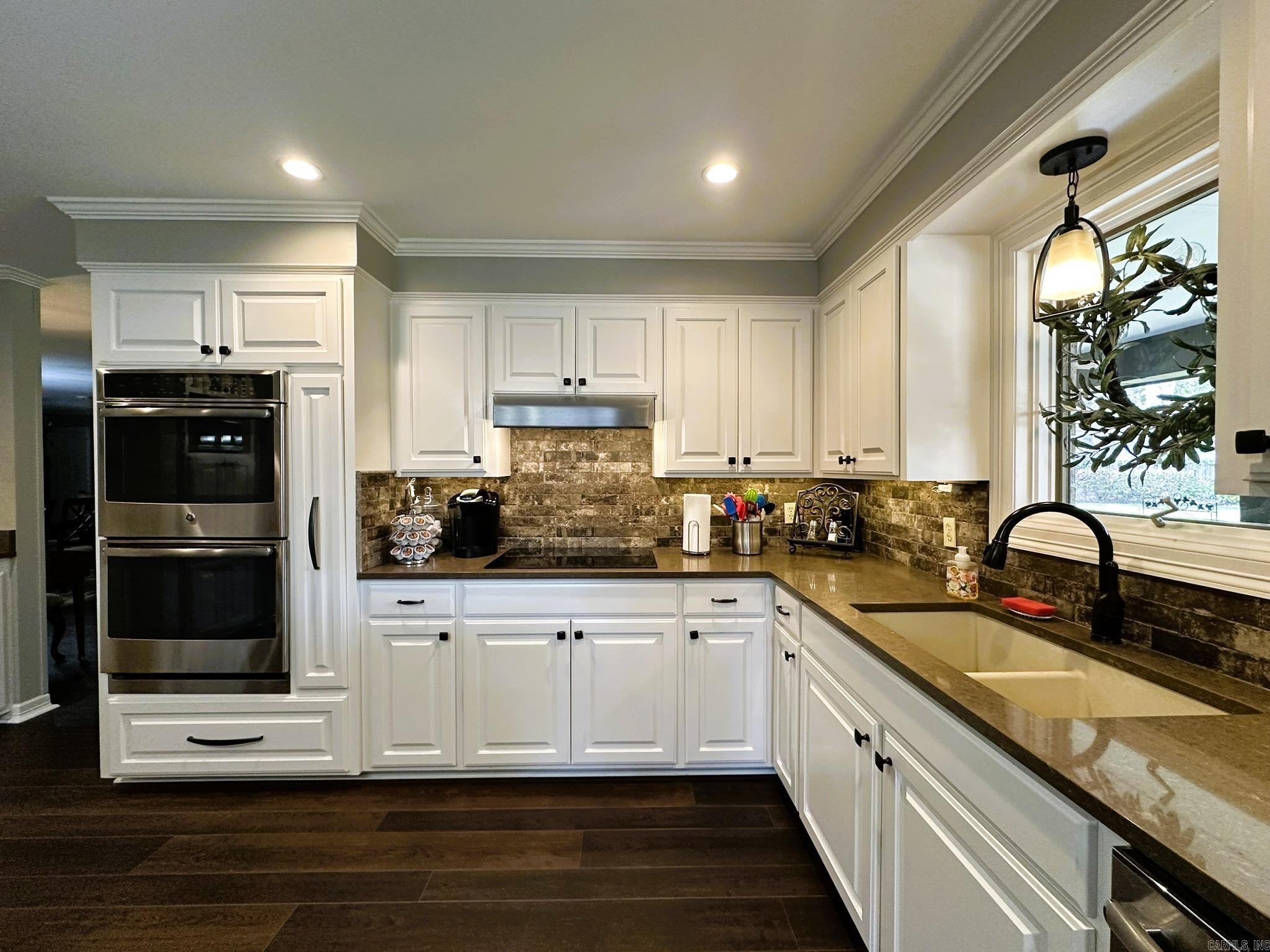 LAKEWOOD ESTATES - Residential