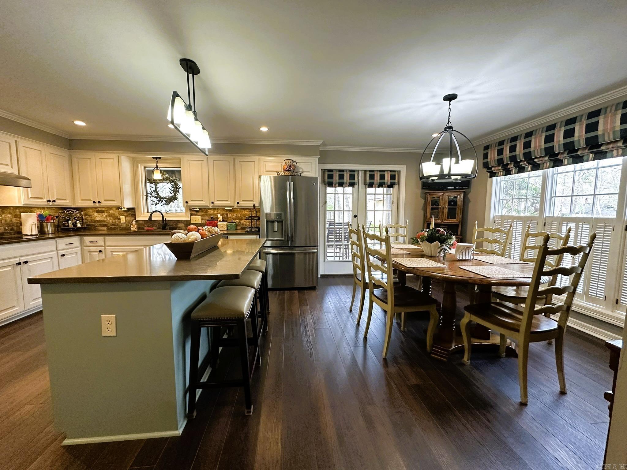 LAKEWOOD ESTATES - Residential