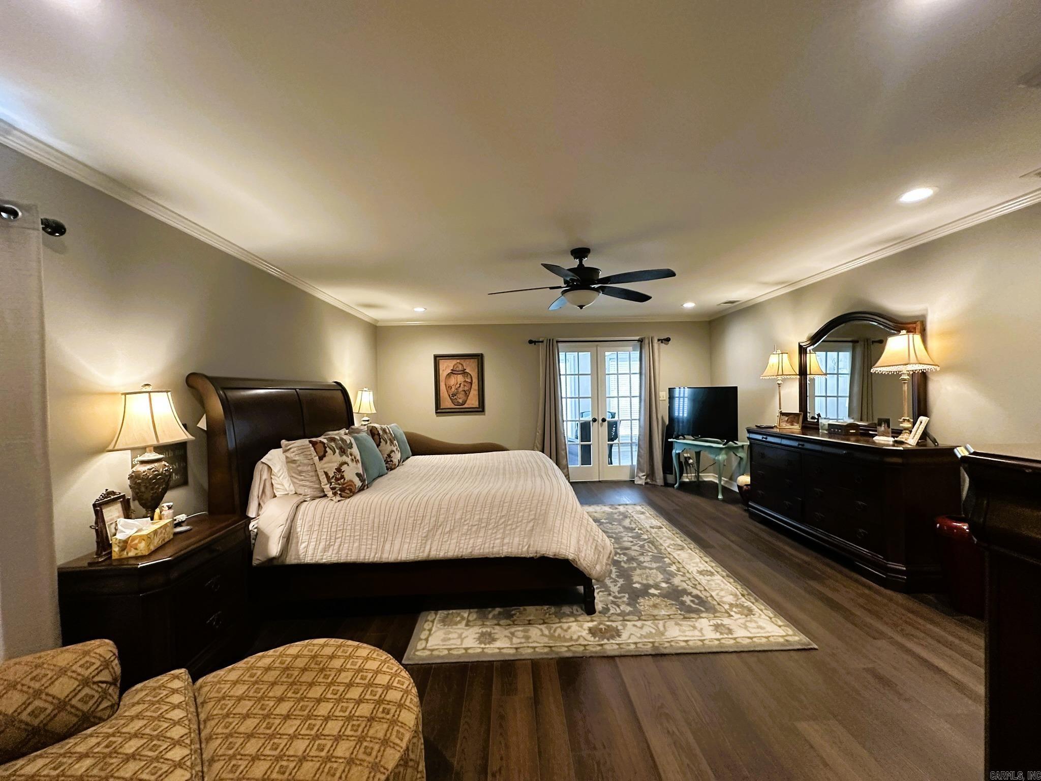 LAKEWOOD ESTATES - Residential