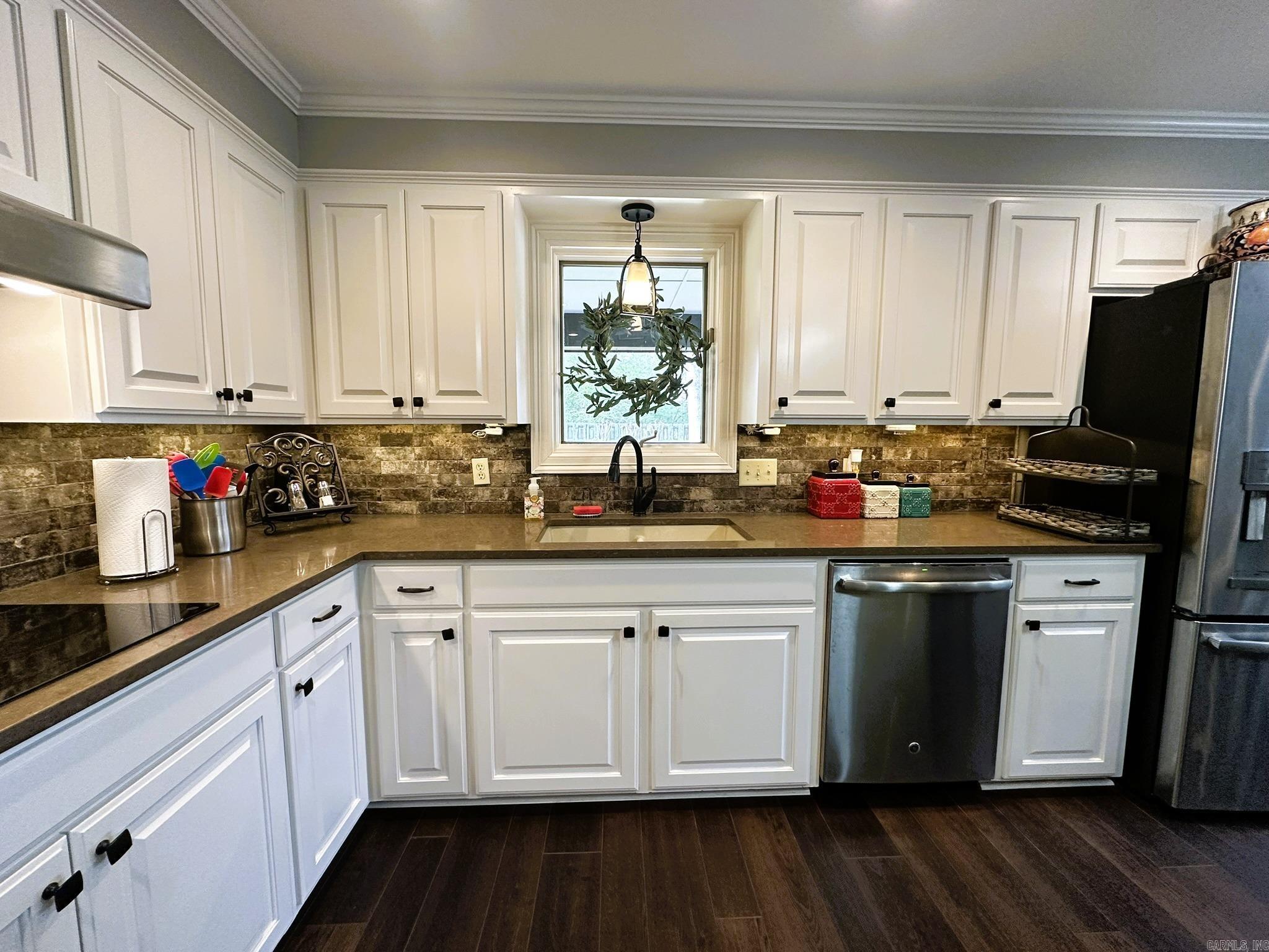 LAKEWOOD ESTATES - Residential