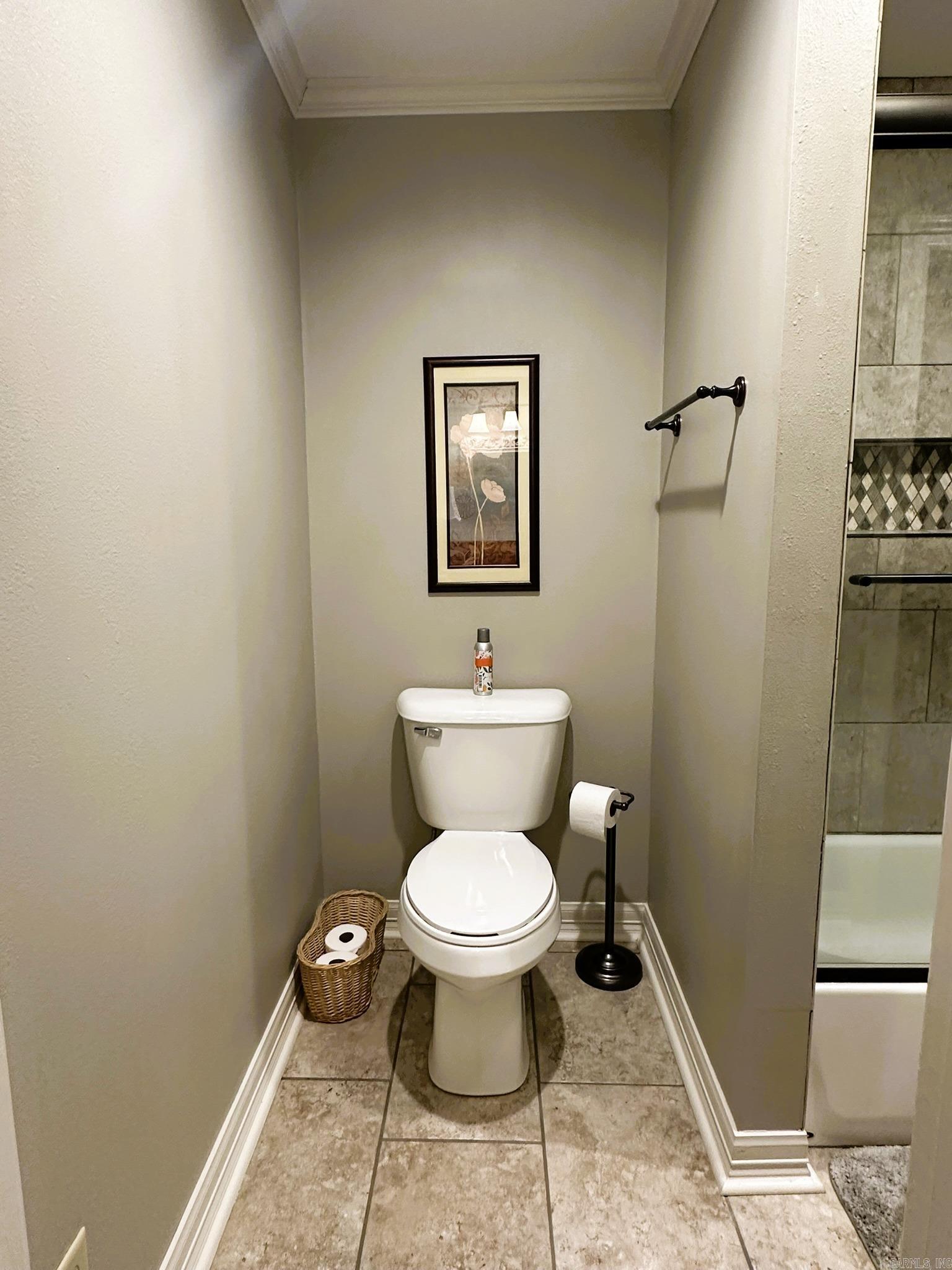 LAKEWOOD ESTATES - Residential