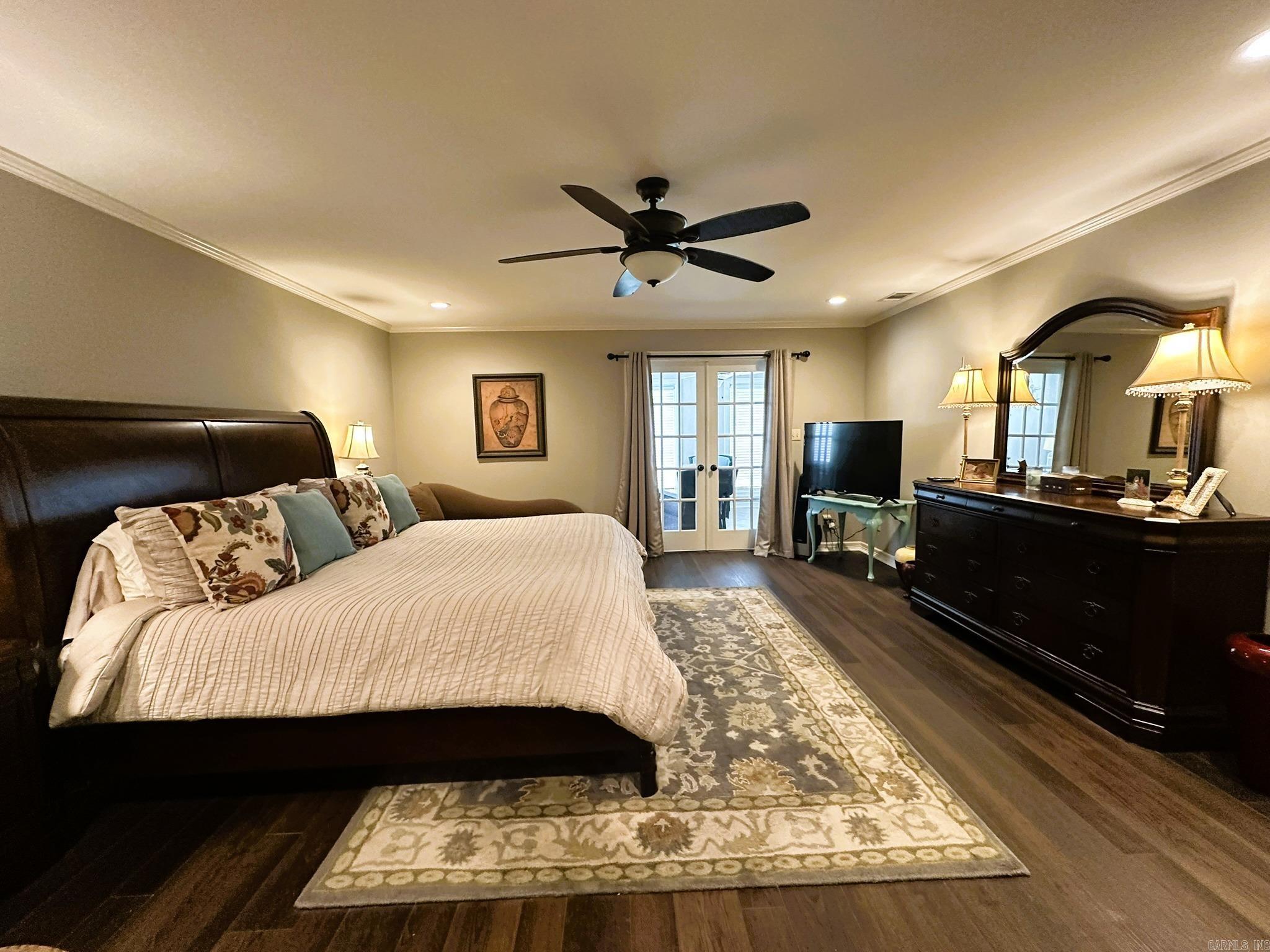 LAKEWOOD ESTATES - Residential