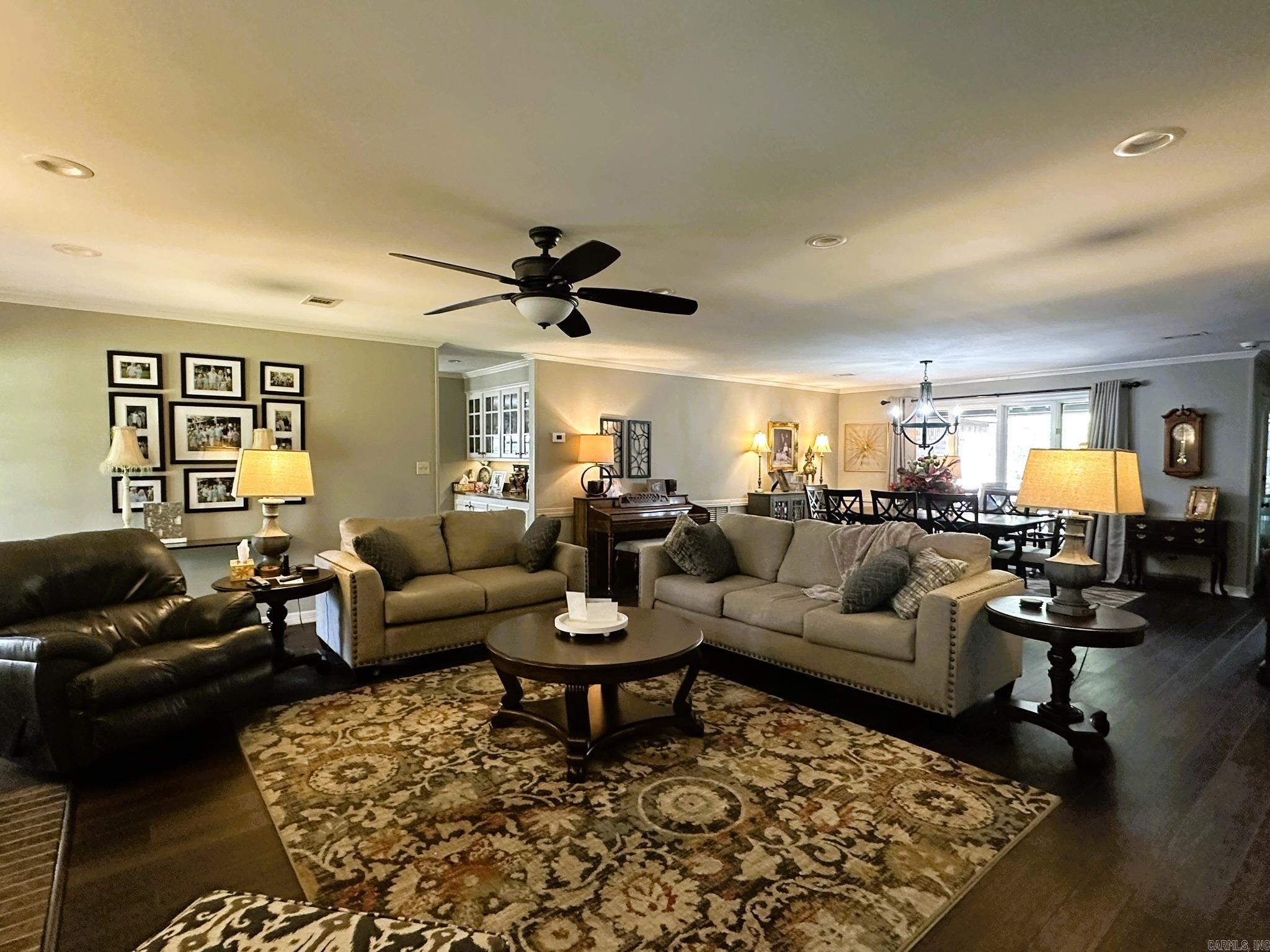 LAKEWOOD ESTATES - Residential