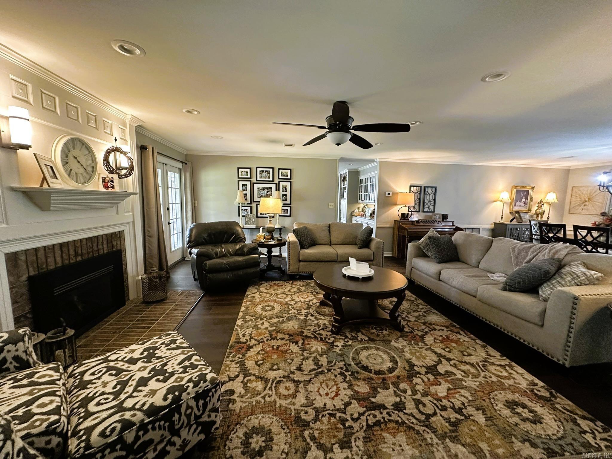 LAKEWOOD ESTATES - Residential