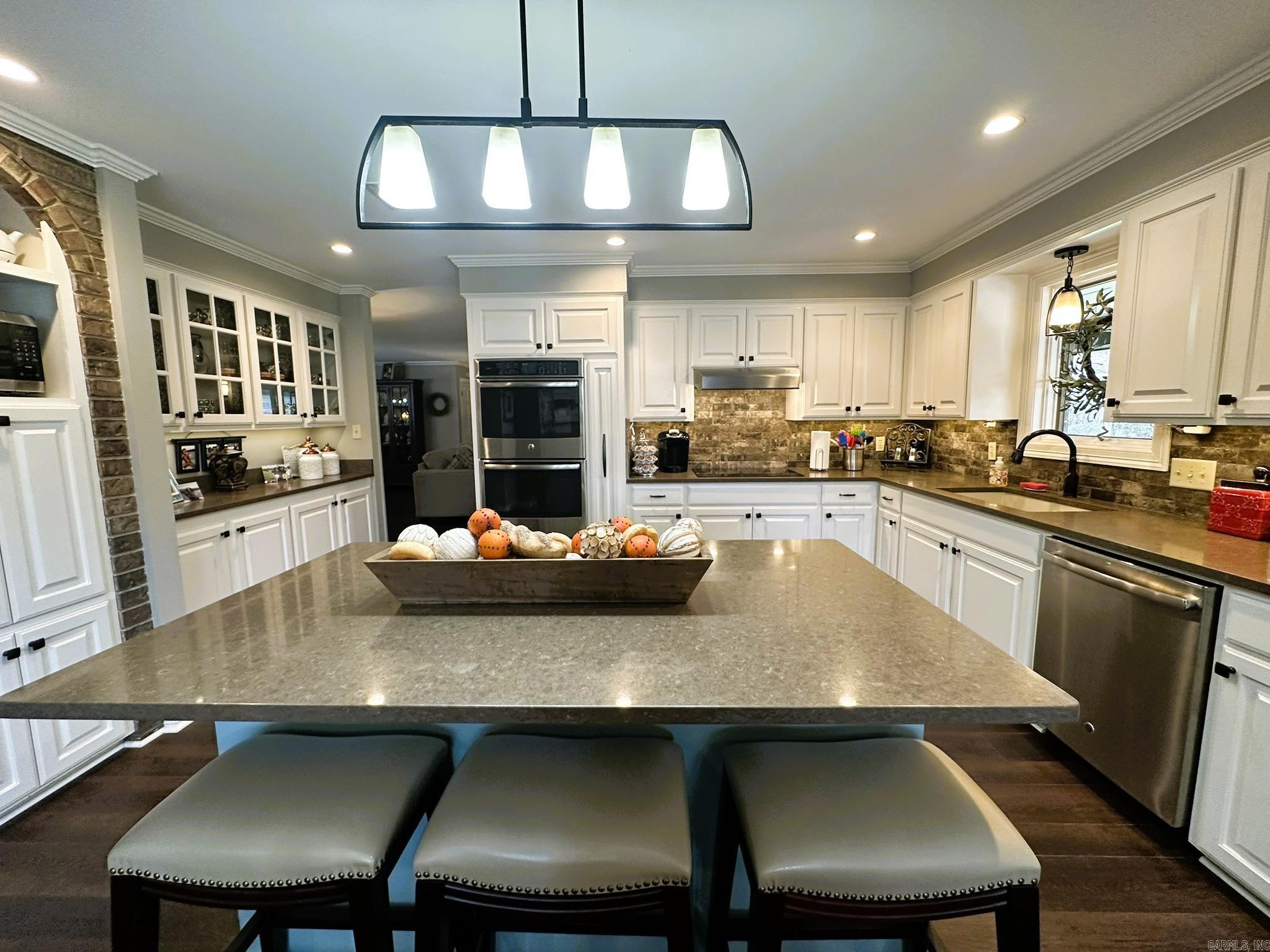 LAKEWOOD ESTATES - Residential