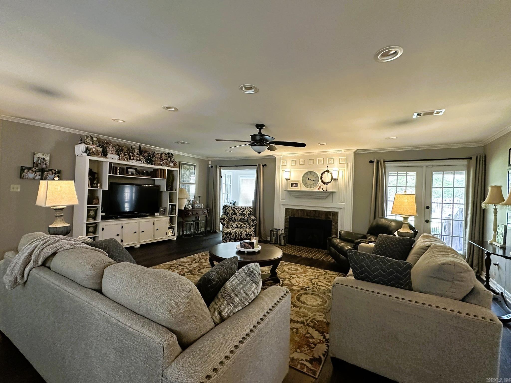 LAKEWOOD ESTATES - Residential