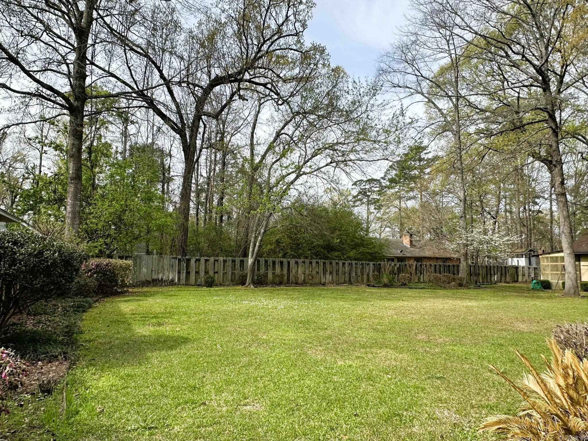 LAKEWOOD ESTATES - Residential