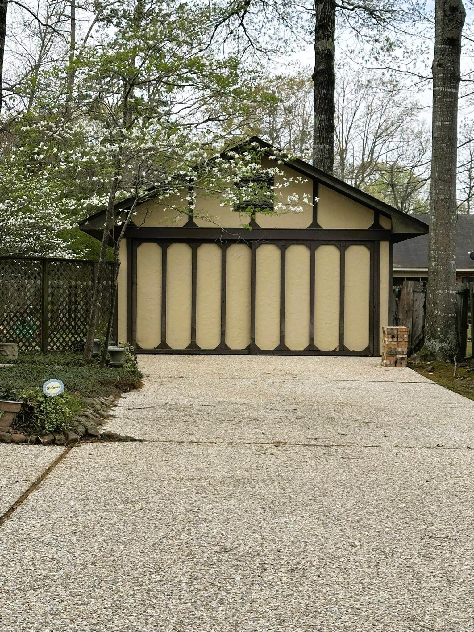 LAKEWOOD ESTATES - Residential