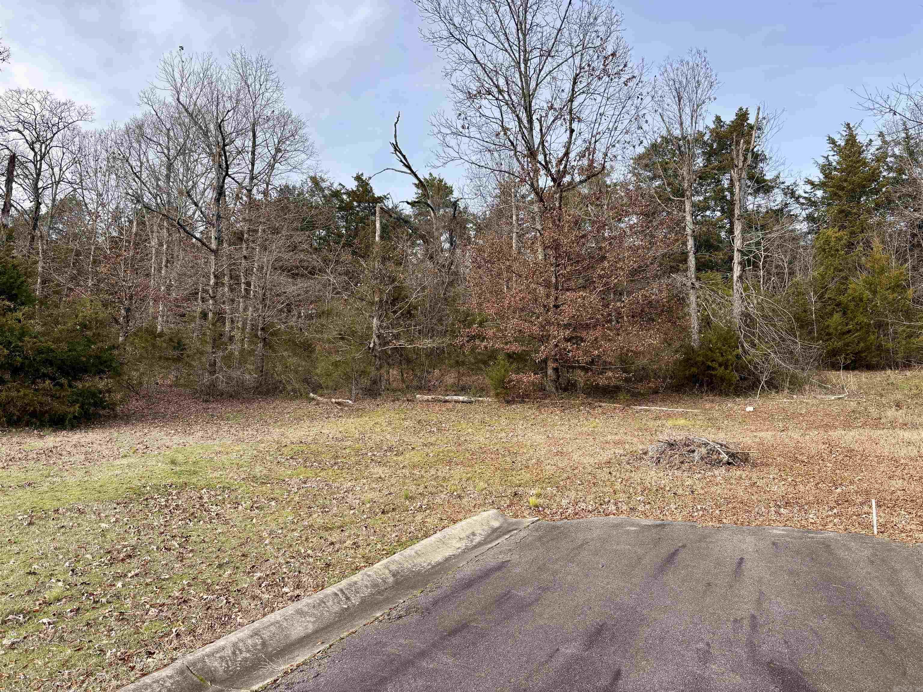 HIDDEN VALLEY ESTATES - Land