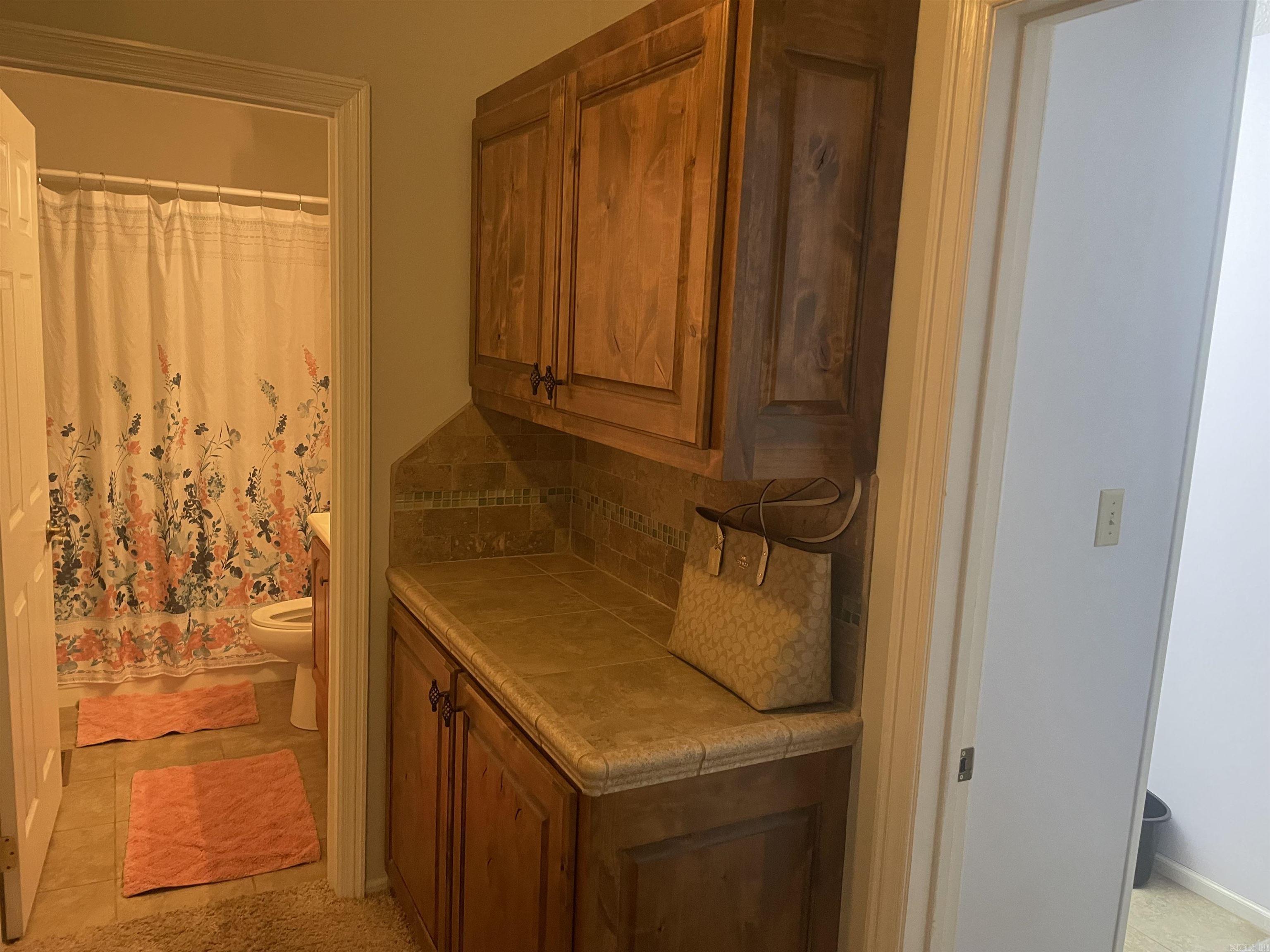 LAKEWOOD HILLS - Residential