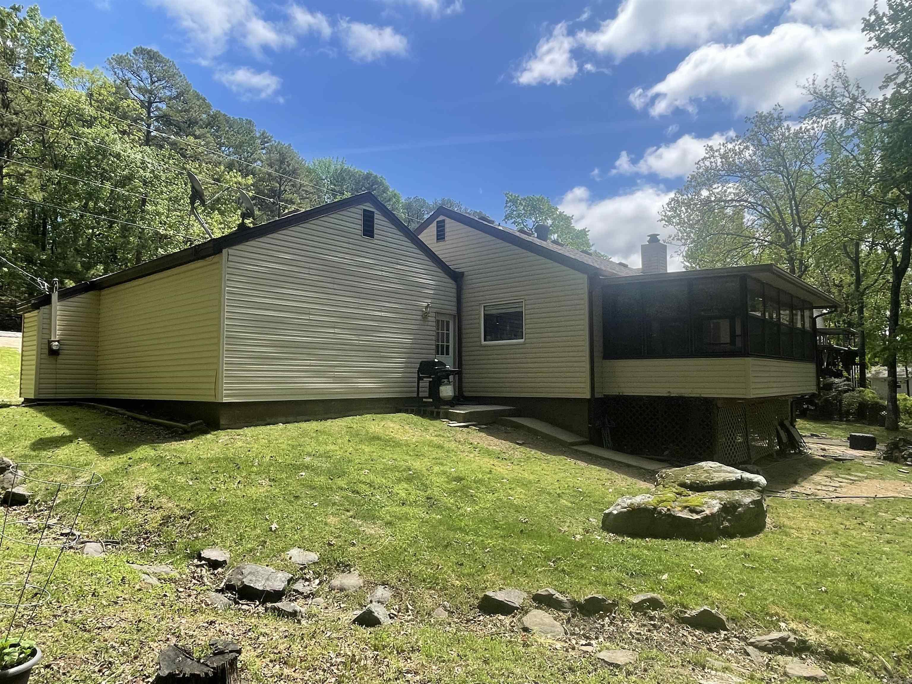 LAKEWOOD HILLS - Residential