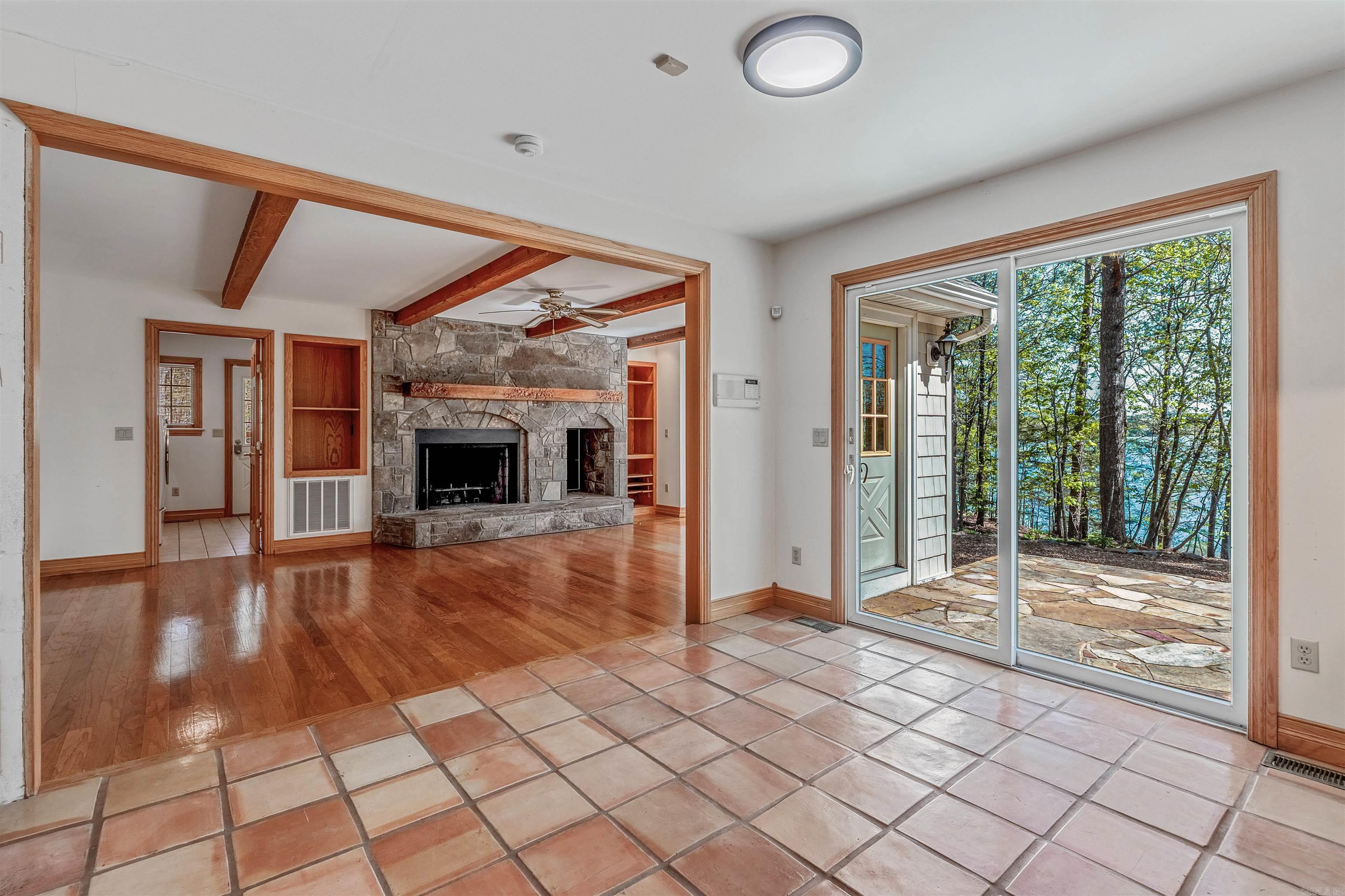 GRAND ISLE - LAKE - Residential