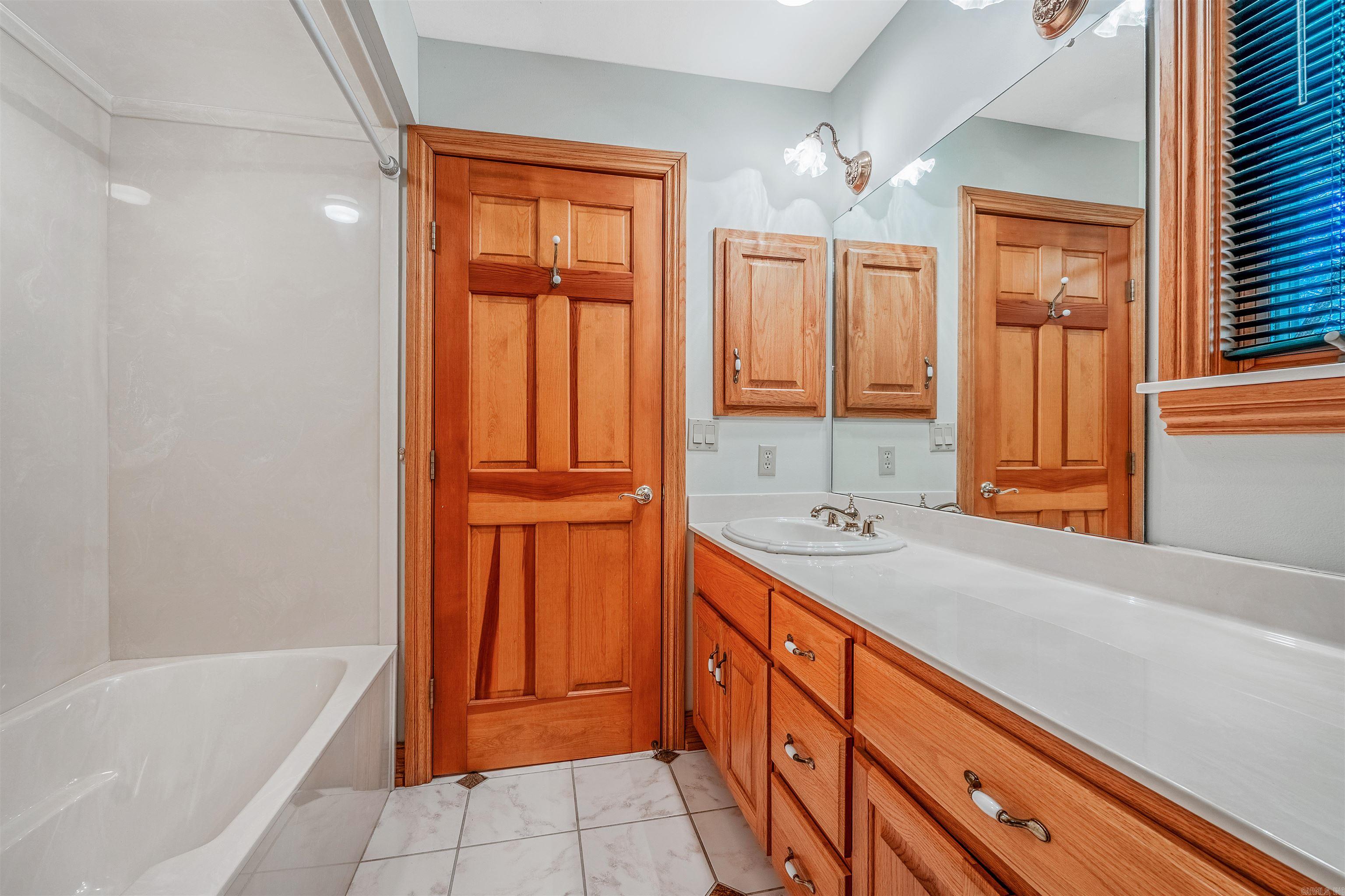 GRAND ISLE - LAKE - Residential