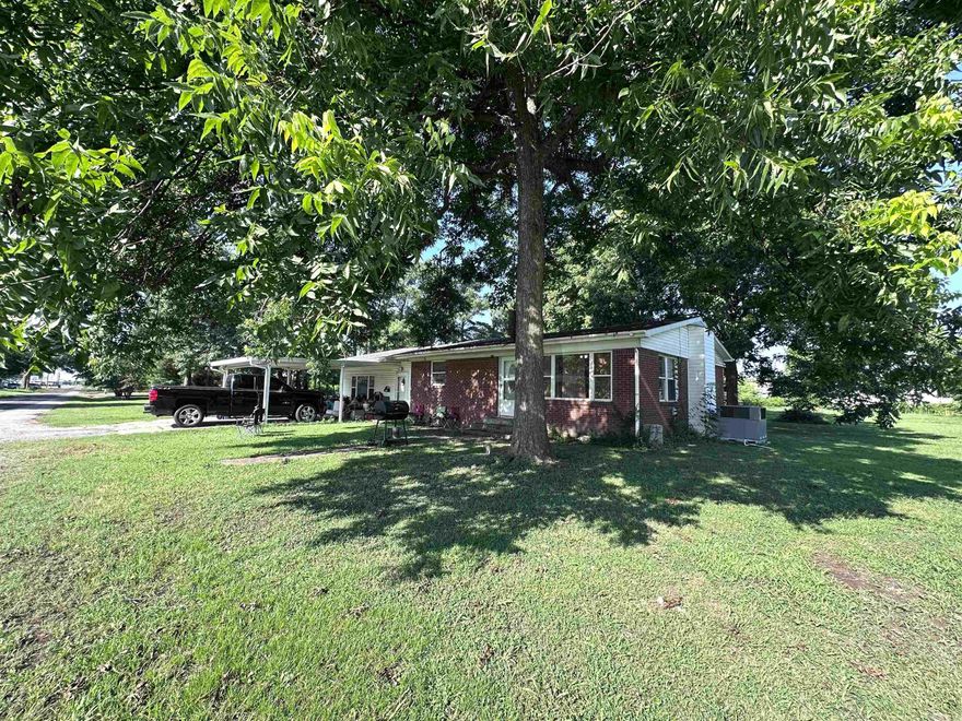 604 S. Ballard St. in Rector, AR is a charming 3- bedroom, 2- bath home with a den located on a spacious 0.70- corner acre lot. Featuring 1,775 sq ft of living space, this well- maintained property includes a new roof, HVAC system and water heater. The den offers flexible space for an office or second living area. Located close to schools and local amenities- move- in ready with room to grow! Schedule your showing today!!