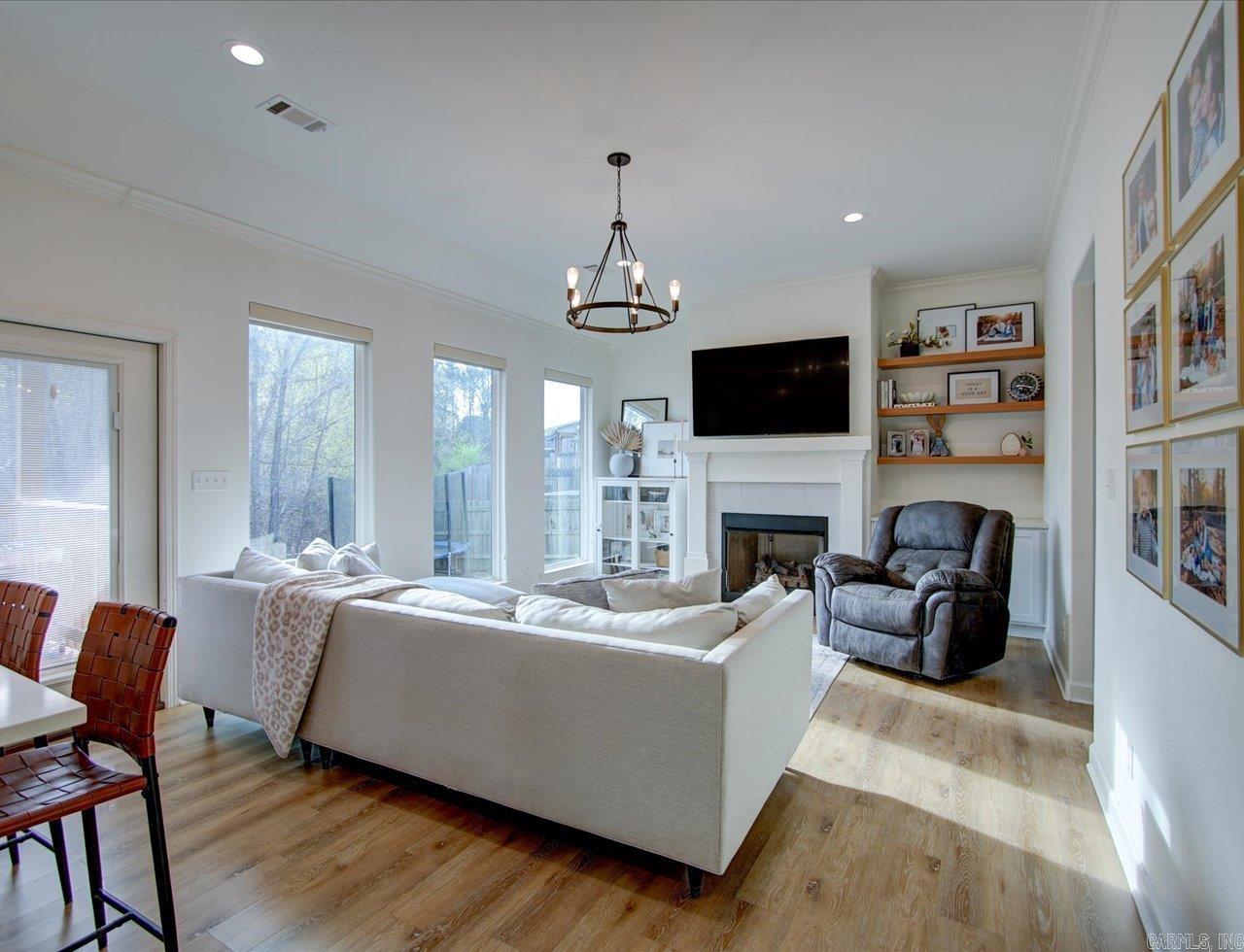 WINDCREST - Residential