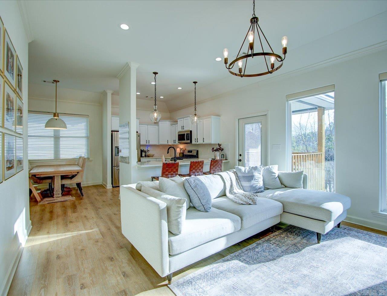 WINDCREST - Residential