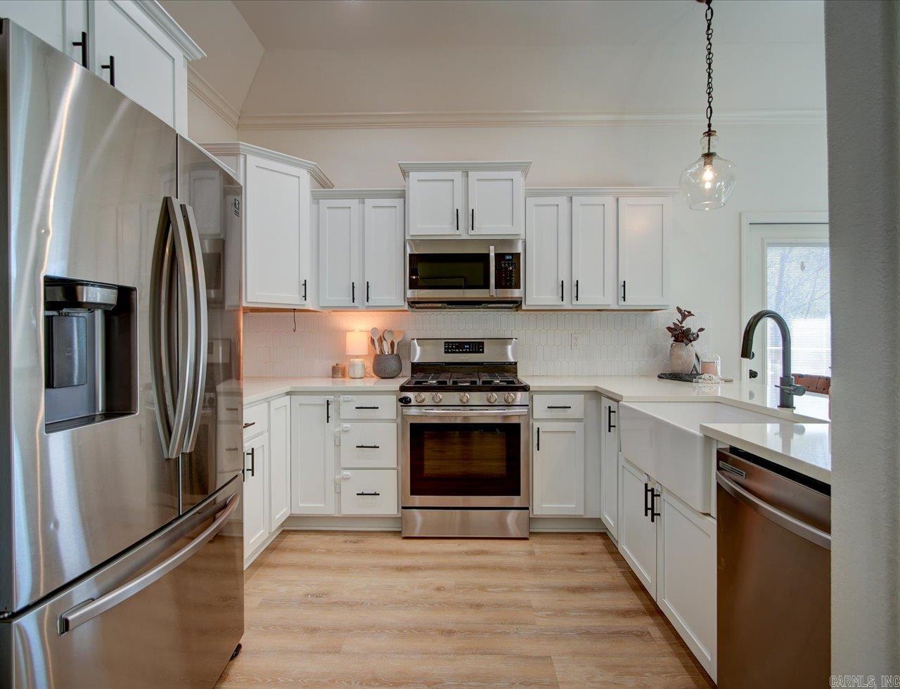 WINDCREST - Residential