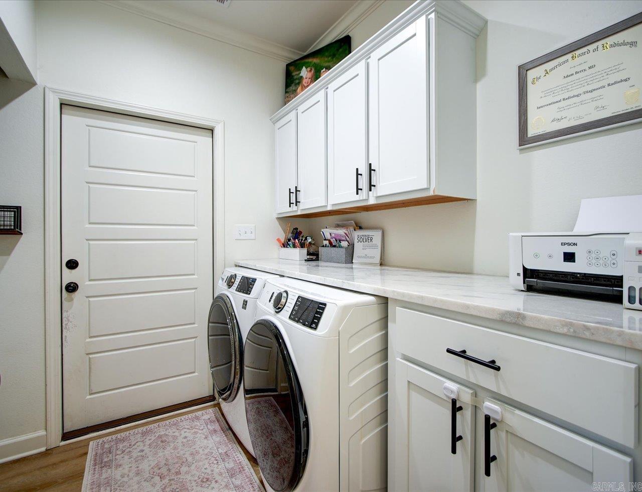 WINDCREST - Residential