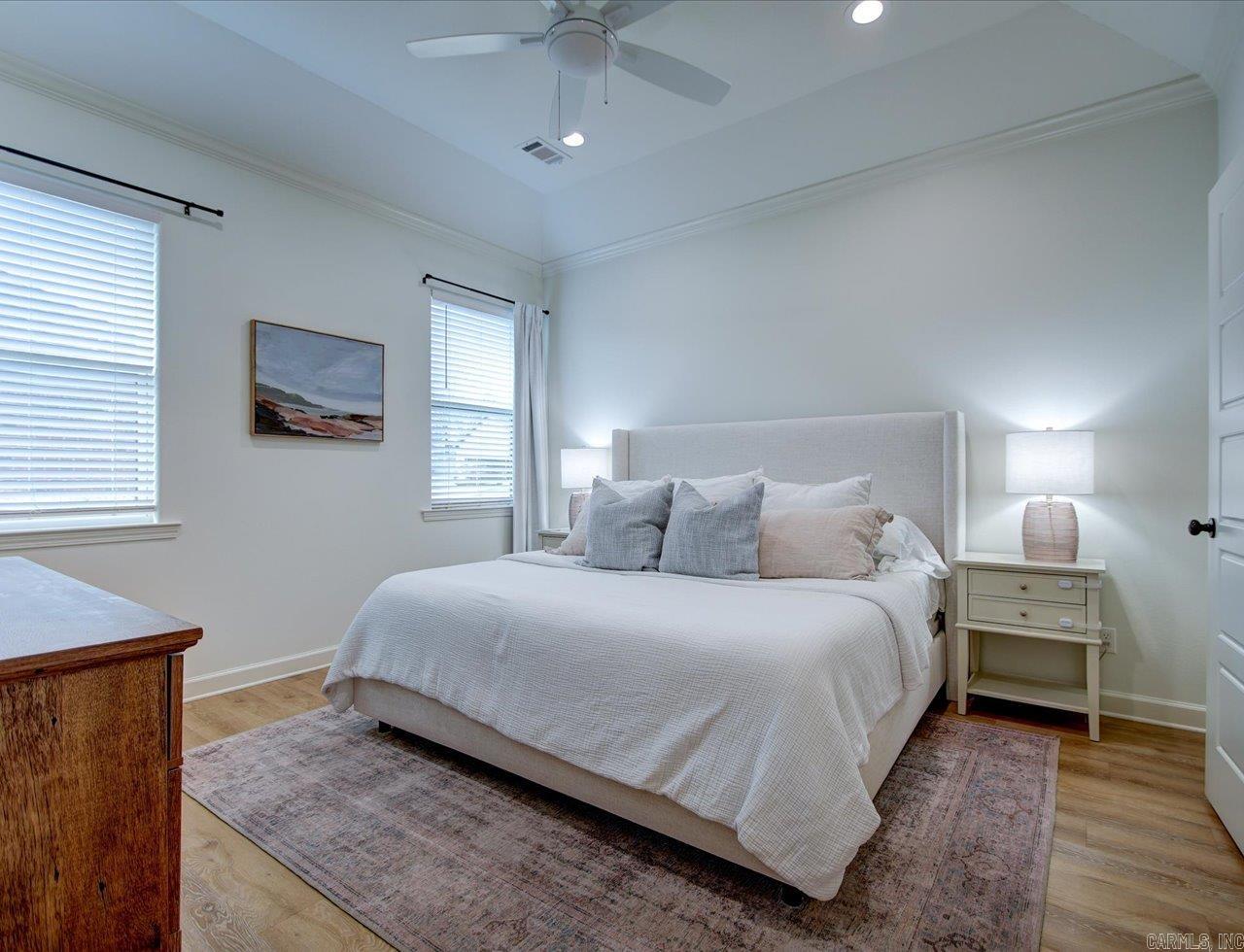 WINDCREST - Residential