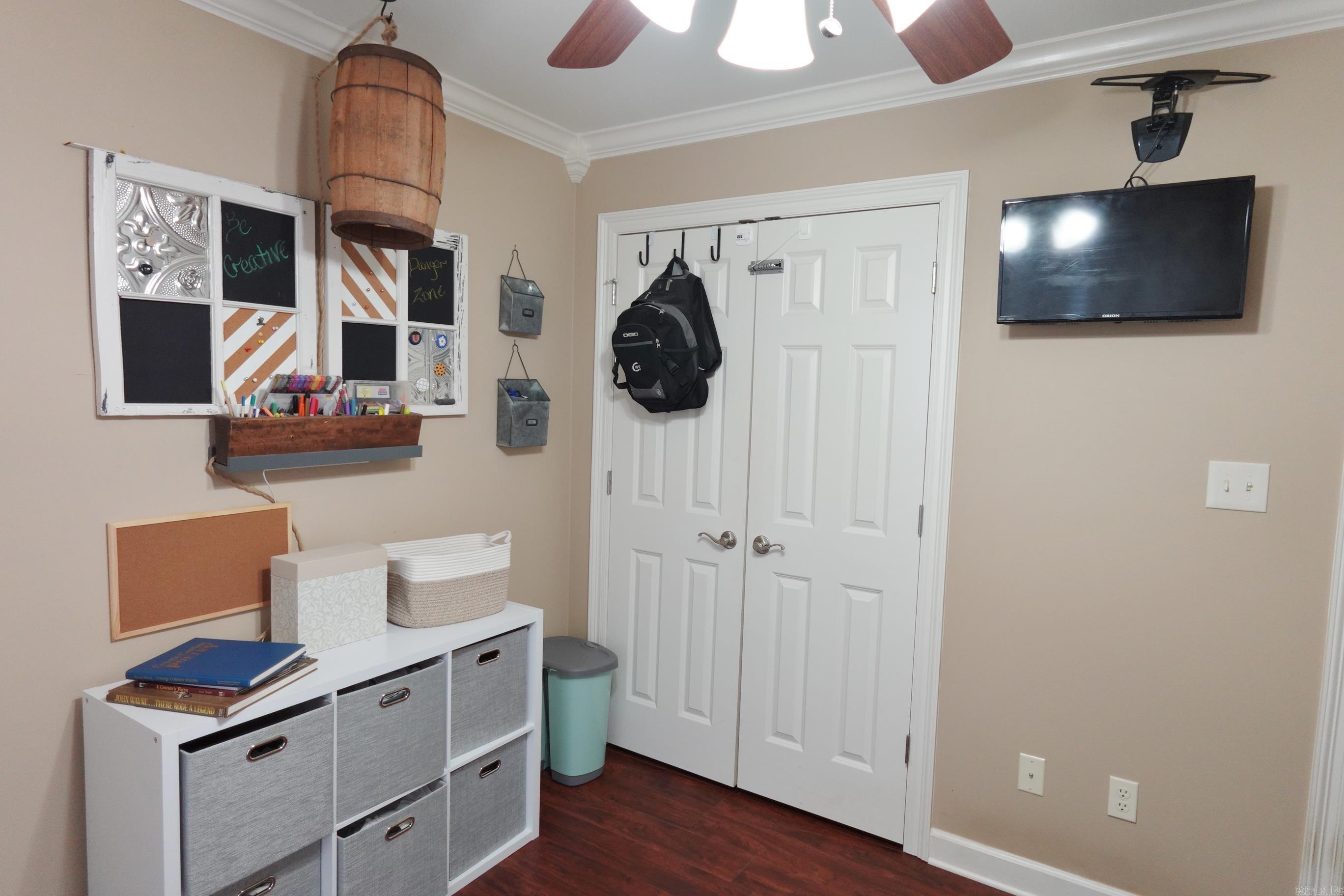 SPRING VALLEY - Residential