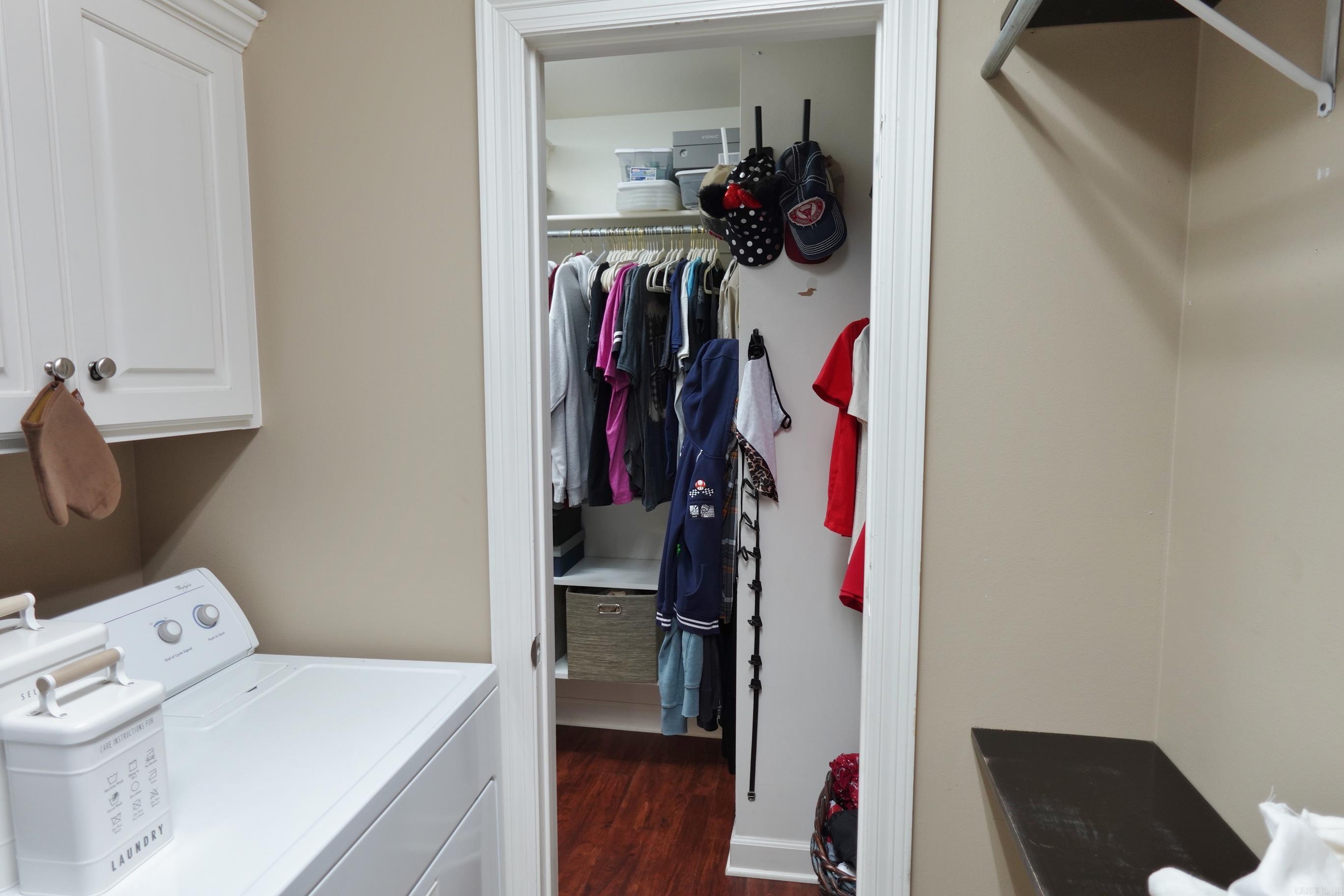 SPRING VALLEY - Residential