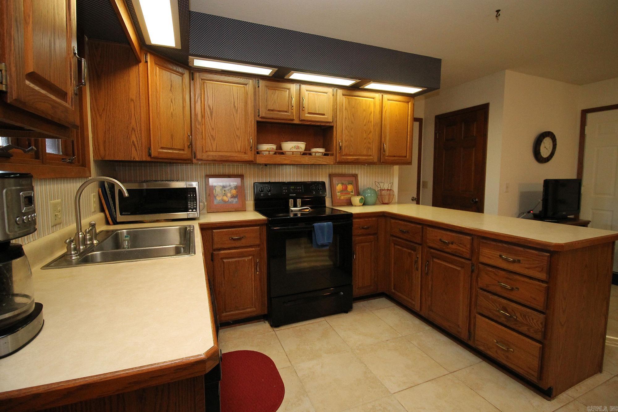 HILLVIEW ACRES - Residential