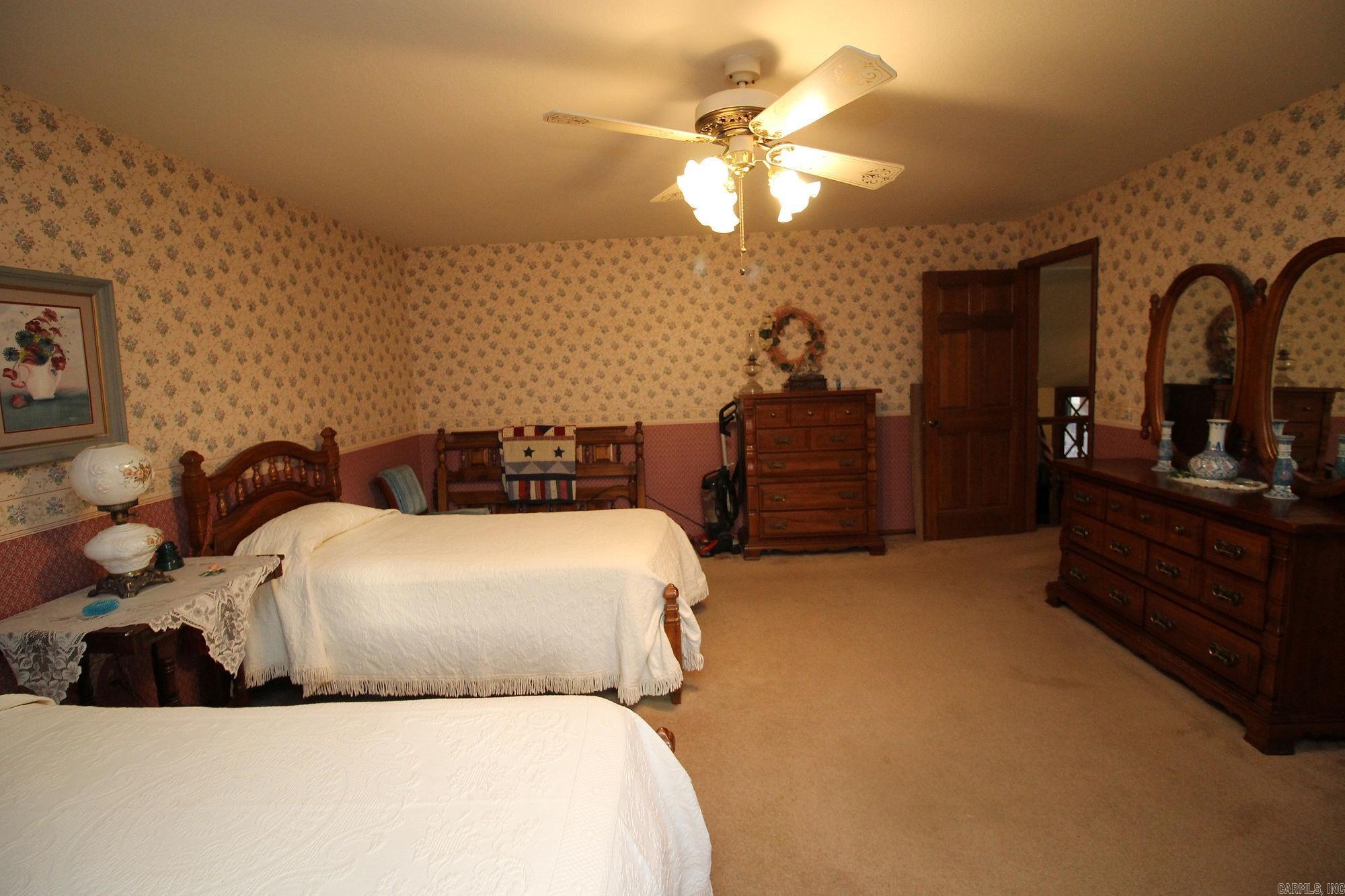 HILLVIEW ACRES - Residential