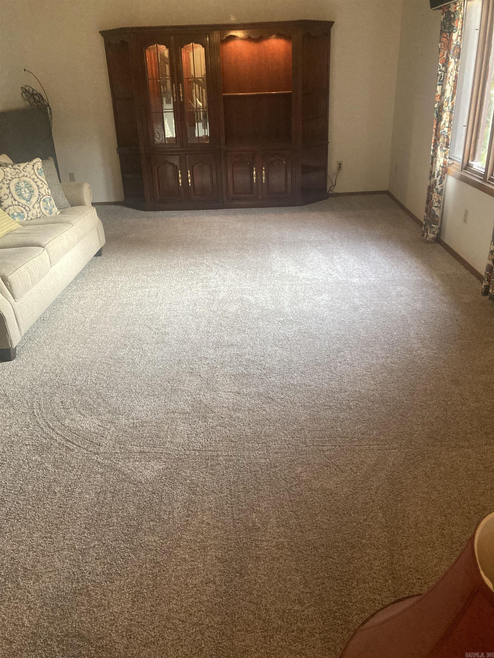 HILLVIEW ACRES - Residential