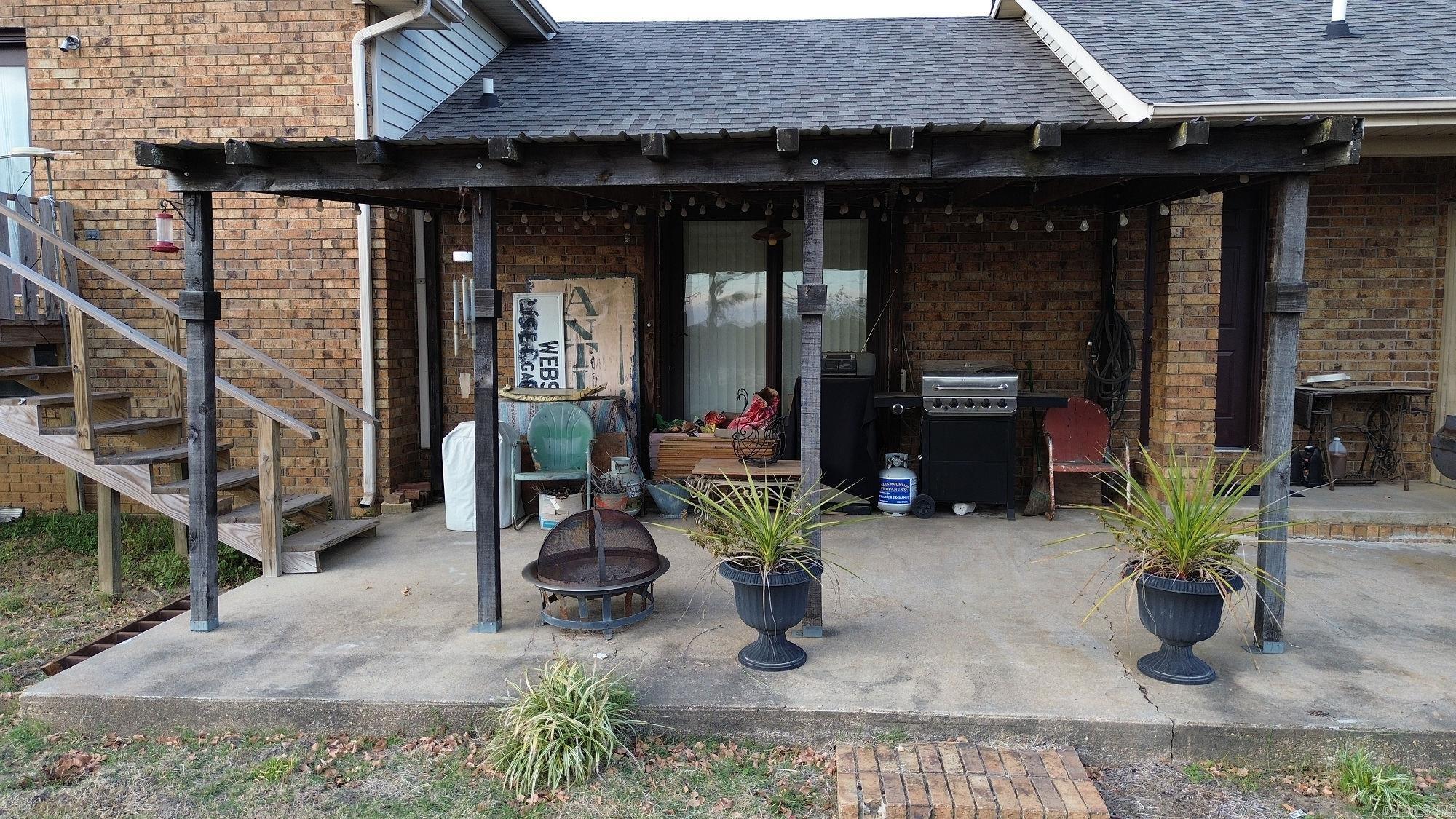 HILLVIEW ACRES - Residential