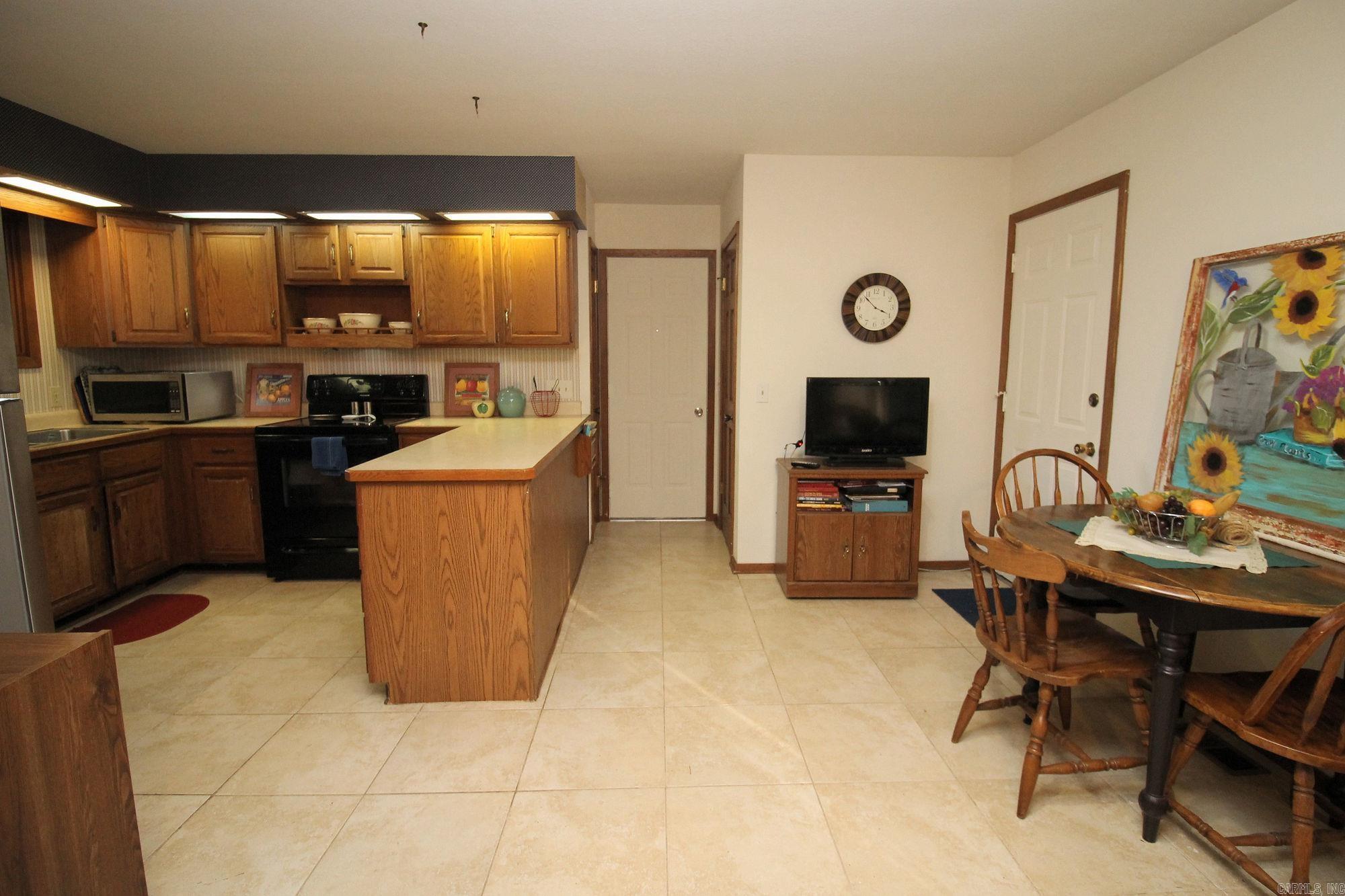 HILLVIEW ACRES - Residential