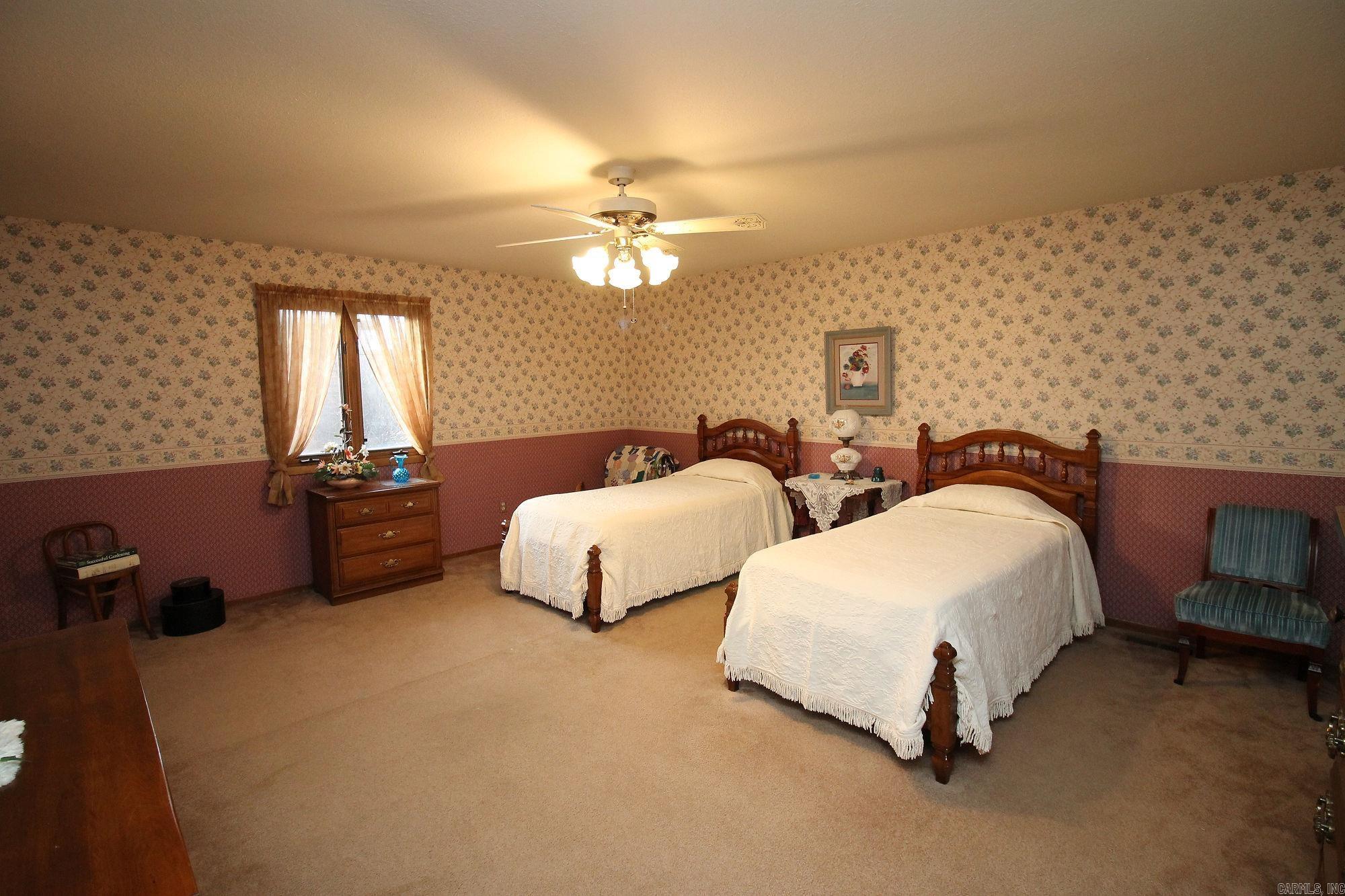 HILLVIEW ACRES - Residential