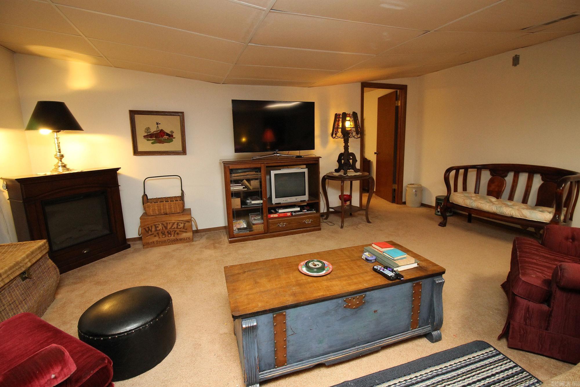 HILLVIEW ACRES - Residential