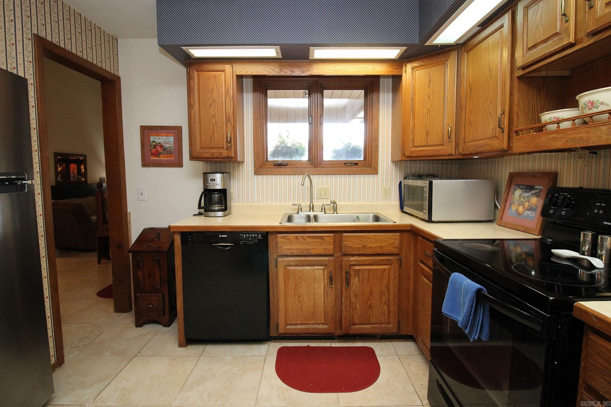 HILLVIEW ACRES - Residential