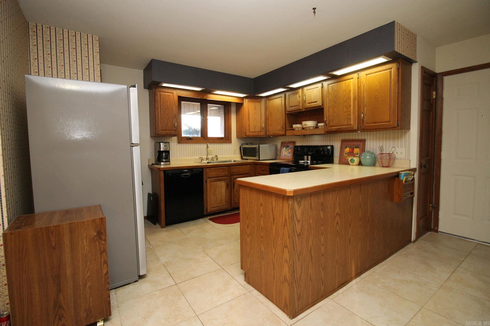 HILLVIEW ACRES - Residential