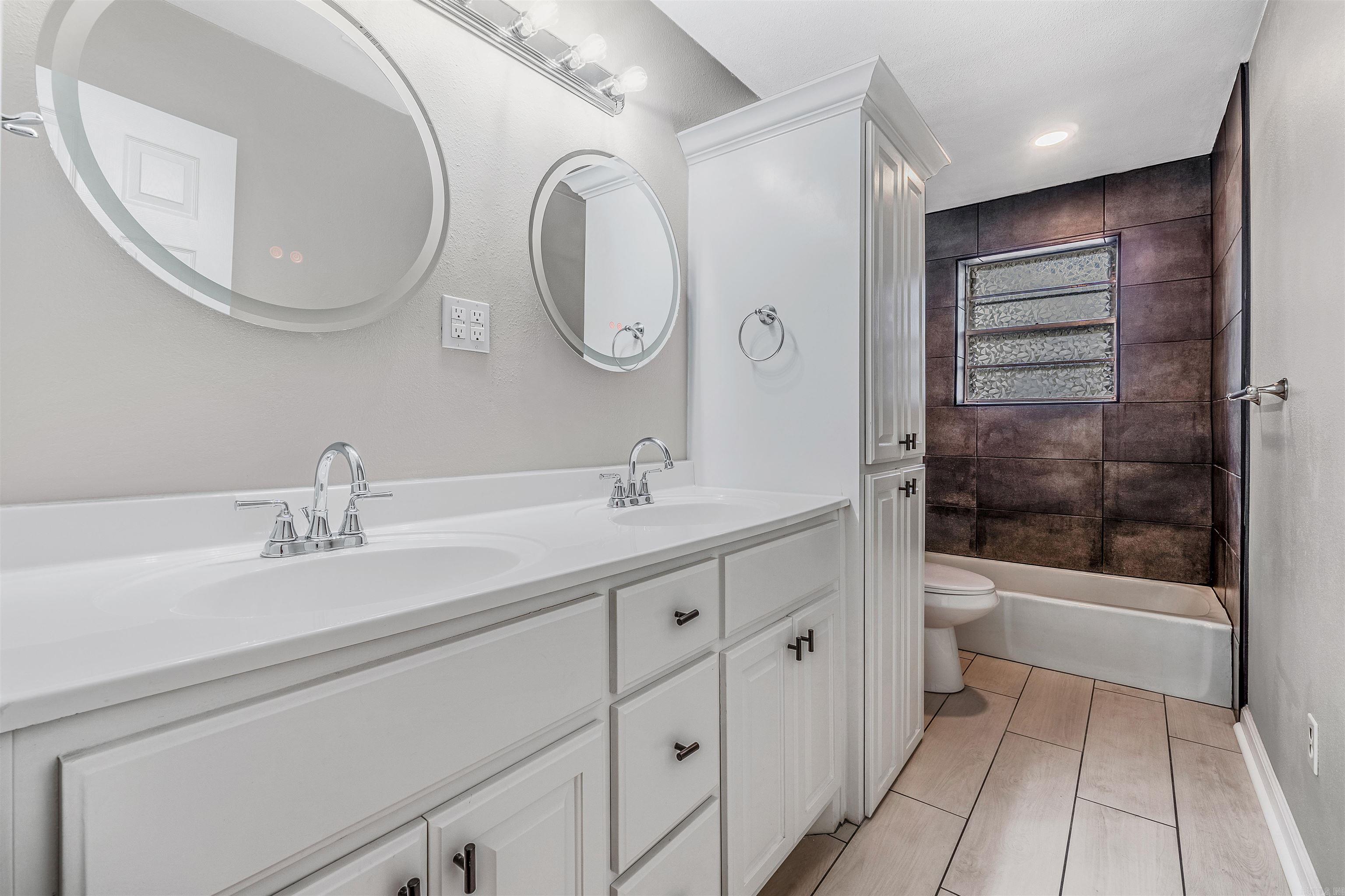 OLD AUSTIN - Residential